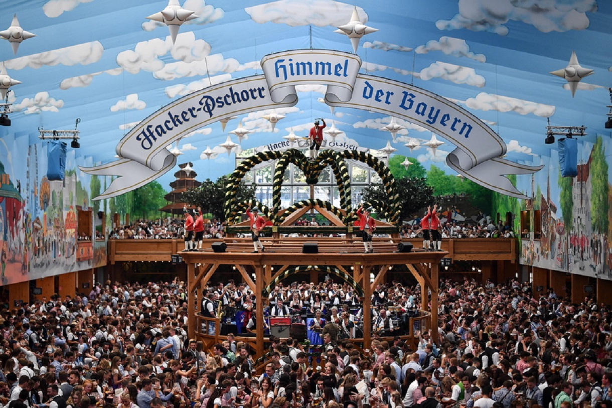 Γερμανία: Το Oktoberfest επιστρέφει μετά από δύο χρόνια διακοπής λόγω πανδημίας