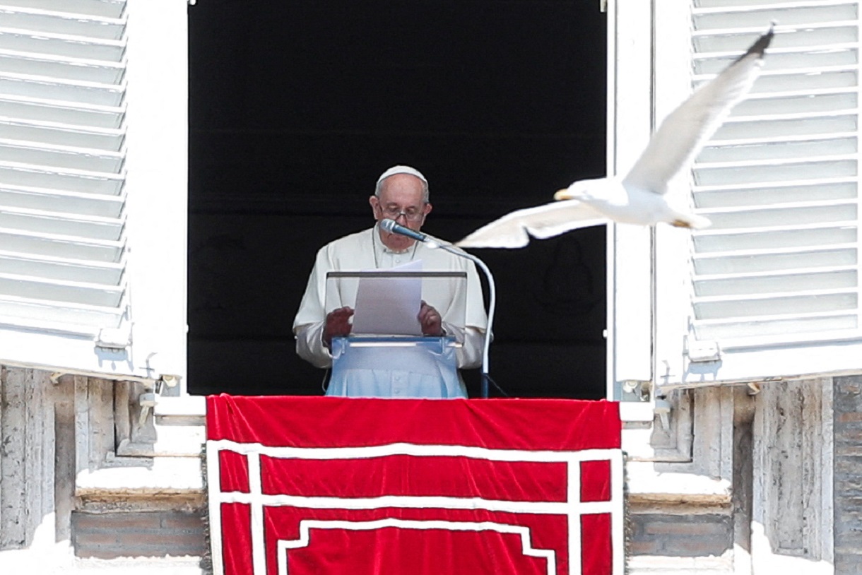 Πάπας Φραγκίσκος: Είναι λυπηρό ότι τις ημέρες αυτές ακούγονται περισσότερο τα όπλα απ’ ότι οι καμπάνες της Ανάστασης