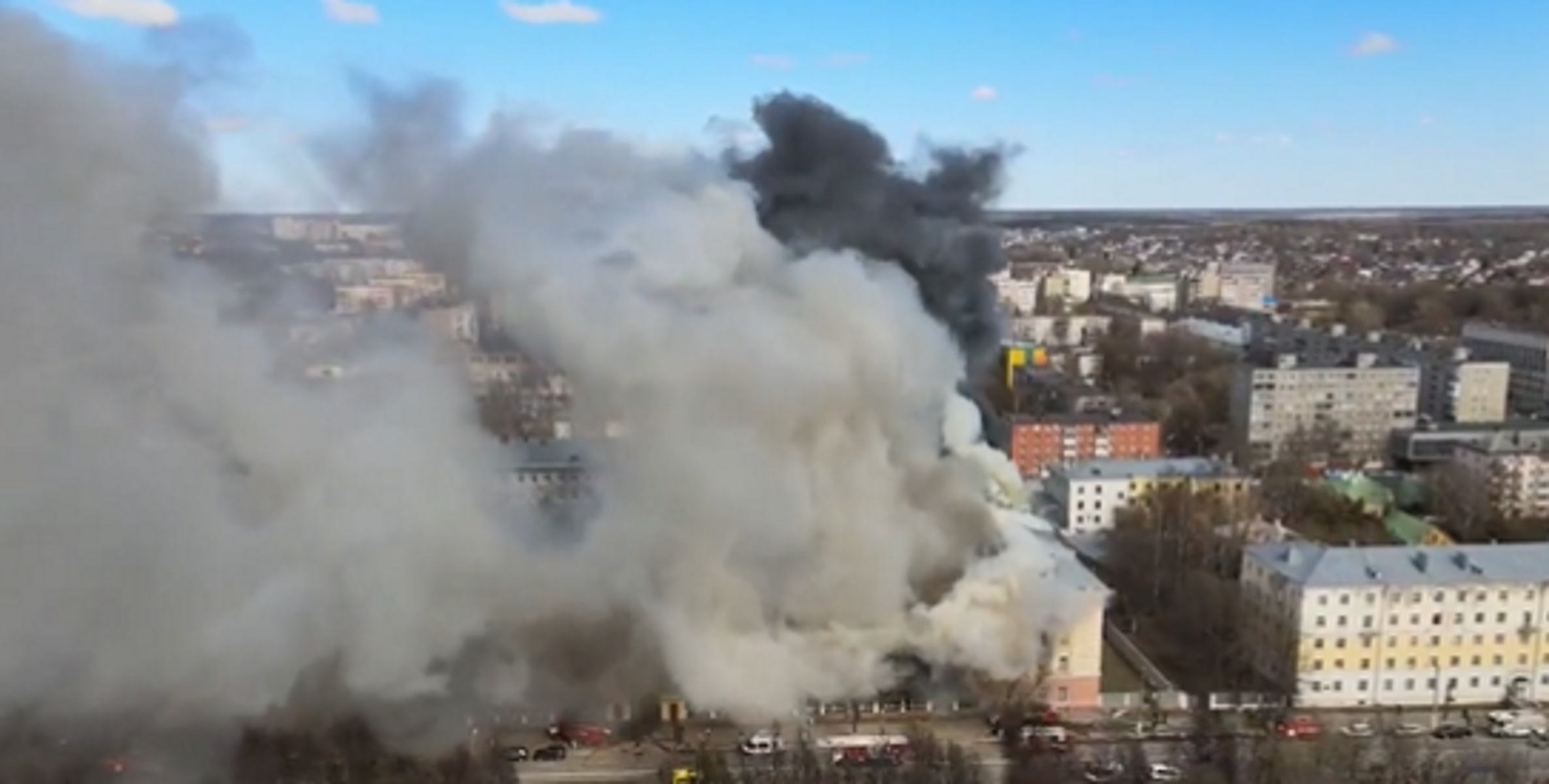 Ρωσία: Δύο νεκροί και 20 τραυματίες στη μεγάλη φωτιά σε κτίριο των ενόπλων δυνάμεων – Άνθρωποι έπεφταν απ’ τα παράθυρα