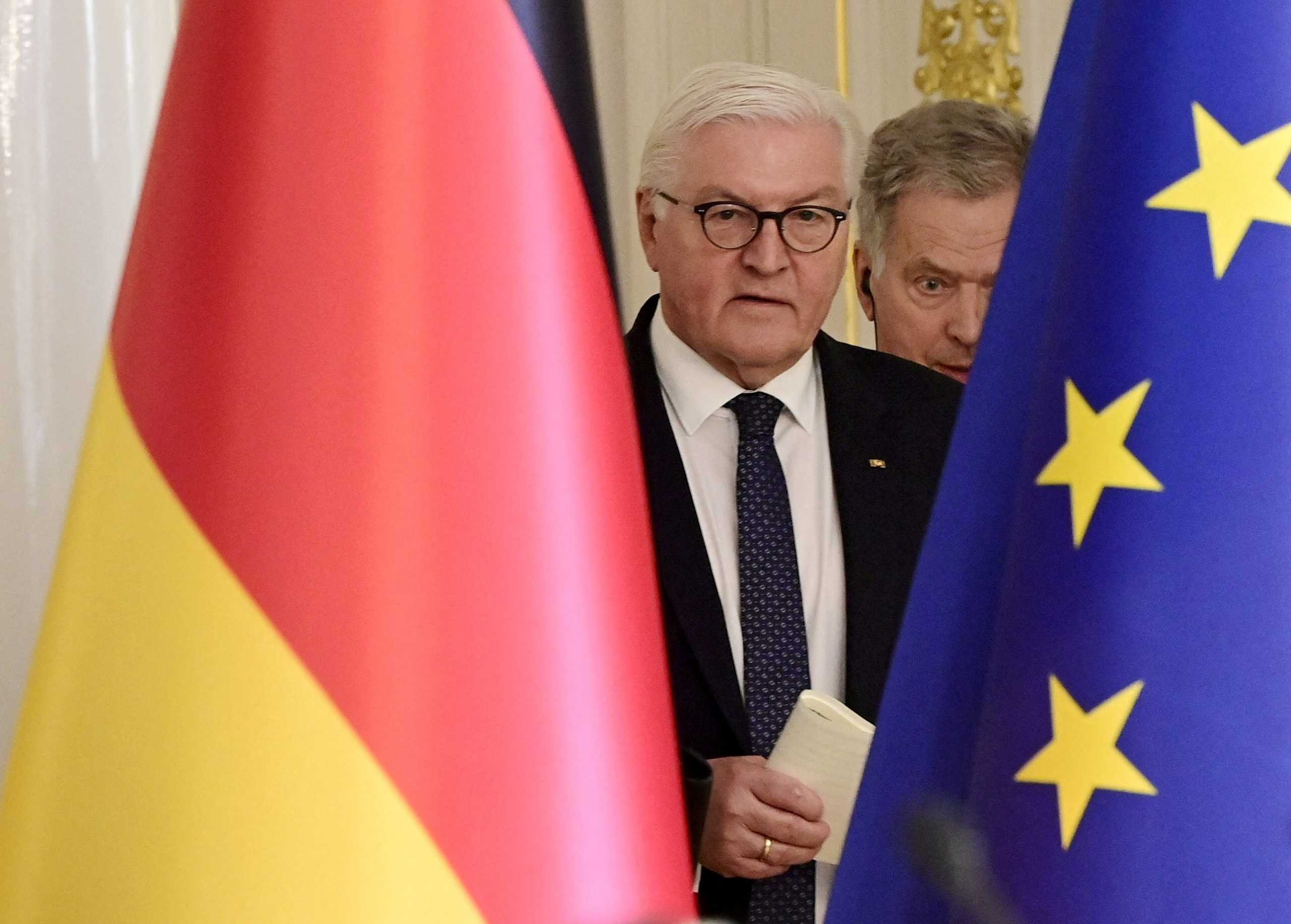 Politico: Σφοδρές αντιδράσεις στη Γερμανία κατά Ζελένσκι για τον «ανεπιθύμητο» Σταϊνμάιερ