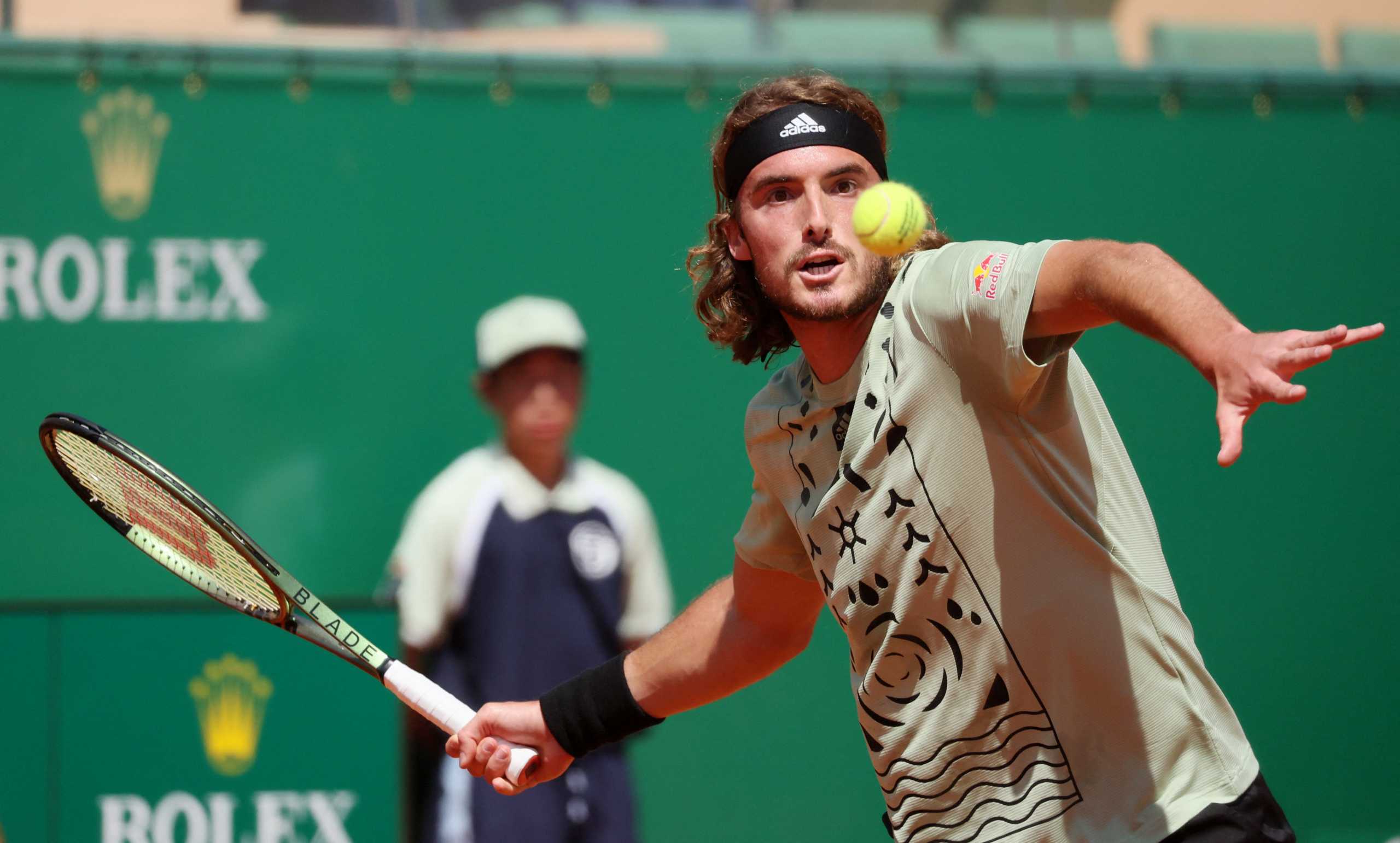 Tennis - ATP Masters 1000 - Monte Carlo Masters - Monte-Carlo Country Club, Roquebrune-Cap-Martin, France - April 14, 2022 Greece's Stefanos Tsitsipas in action during his third round match against Serbia's Laslo Dere REUTERS