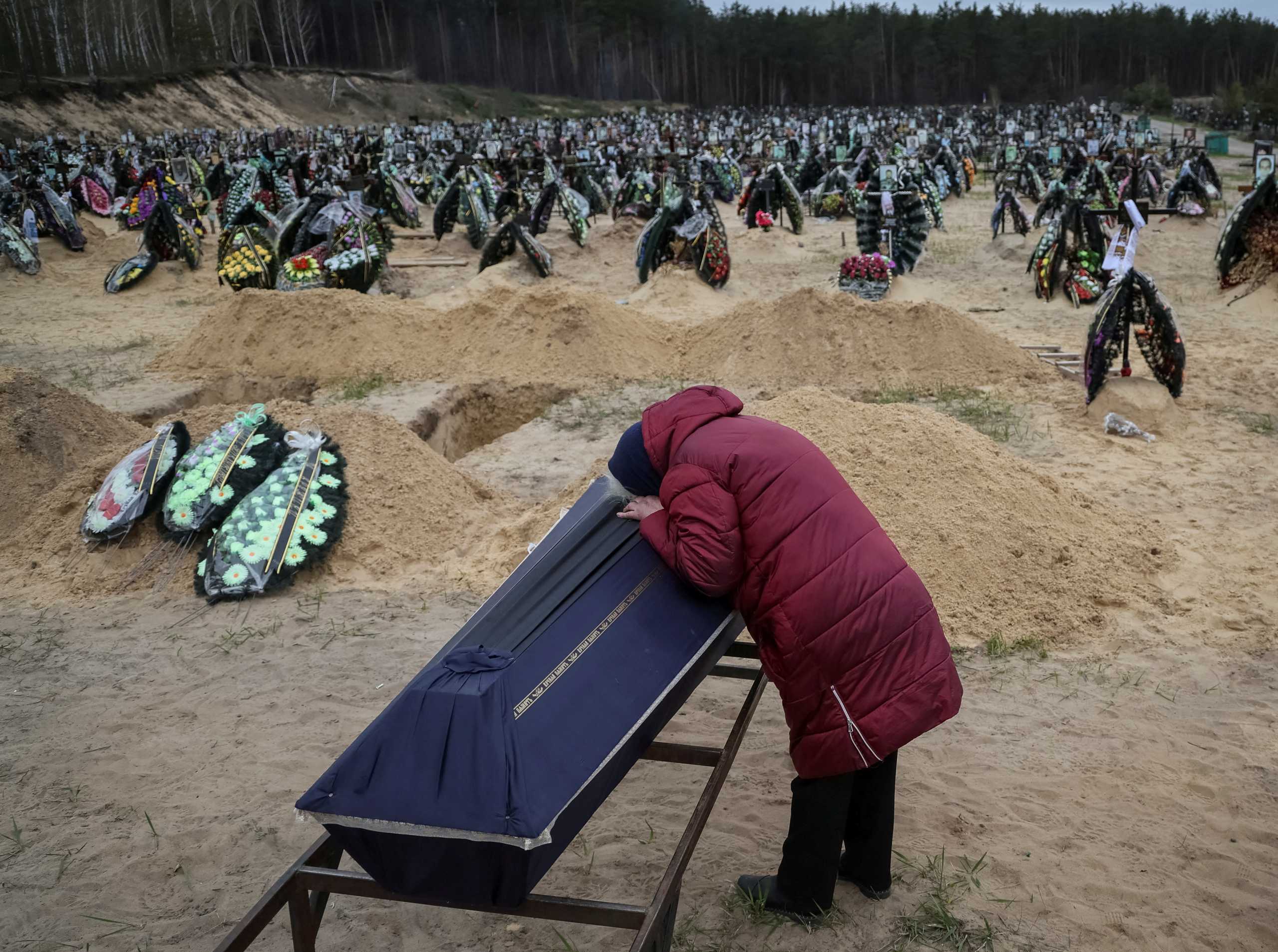 Ουκρανία: Περισσότερα από 1.000 πτώματα αμάχων βρίσκονται σε νεκροτομεία του Κιέβου