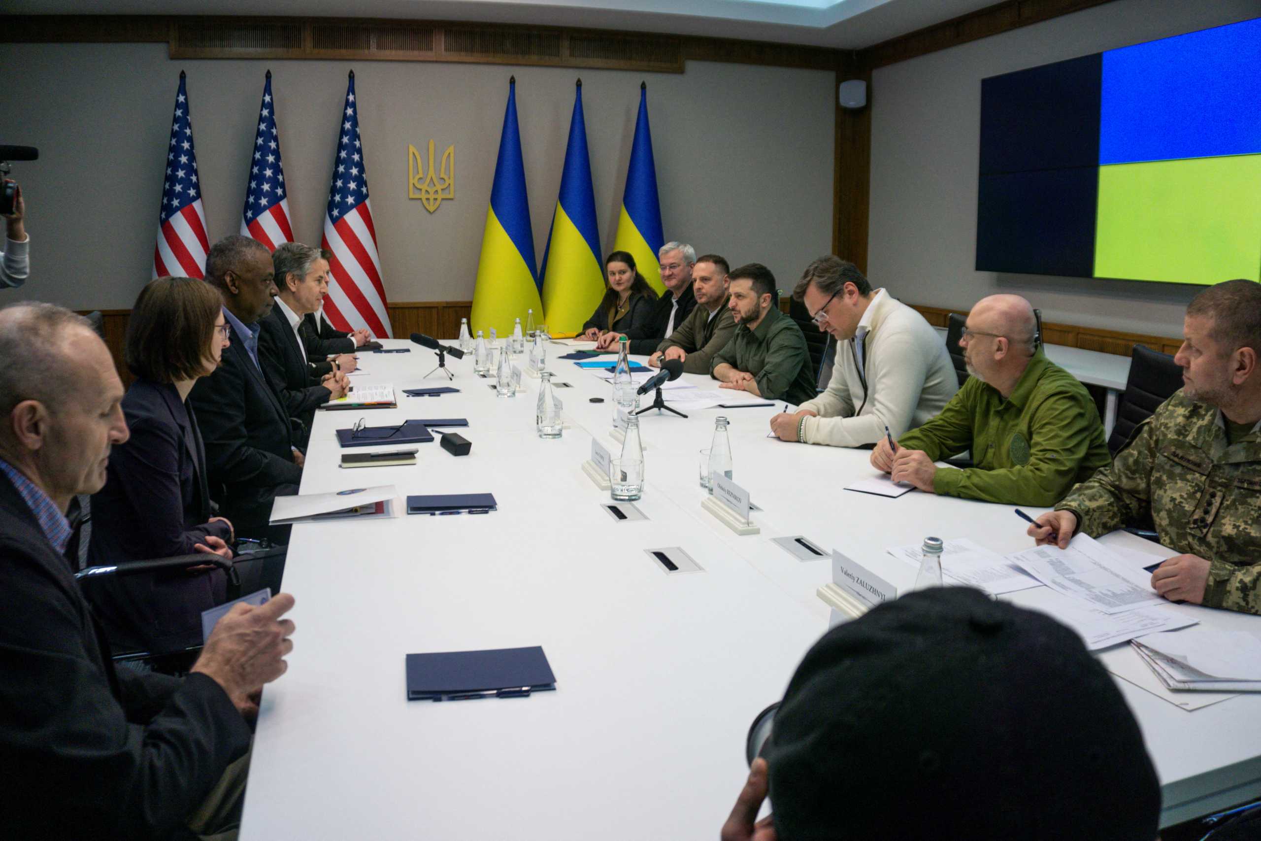 U.S. Secretary of Defense Lloyd Austin and U.S. Secretary of State Antony Blinken meet with Ukrainian Foreign Minister Dmytro Kuleba and Ukrainian President Volodymyr Zelenskiy, in Kyiv, Ukraine April 24, 2022. Picture taken April 24, 2022. Department of Defense via AP