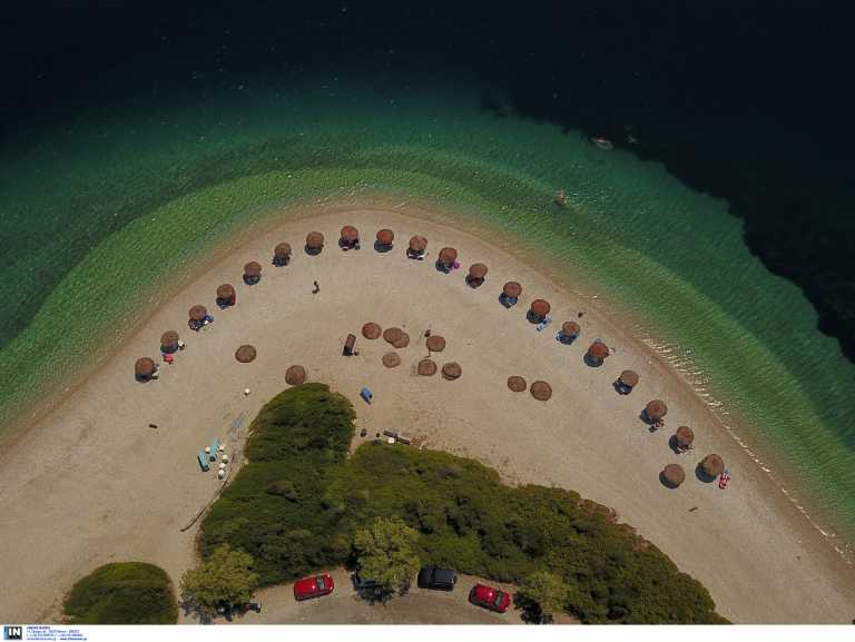 Αυτό είναι το ελληνικό νησί που «υμνεί» το National Geographic με φόντο το προσεχές καλοκαίρι