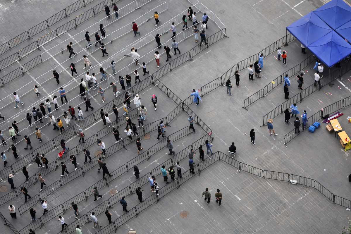 Κορονοϊός: Φόβος lockdown και μαζικά τεστ στο Πεκίνο – Ρεκόρ θανάτων στη Σανγκάη για 3η μέρα