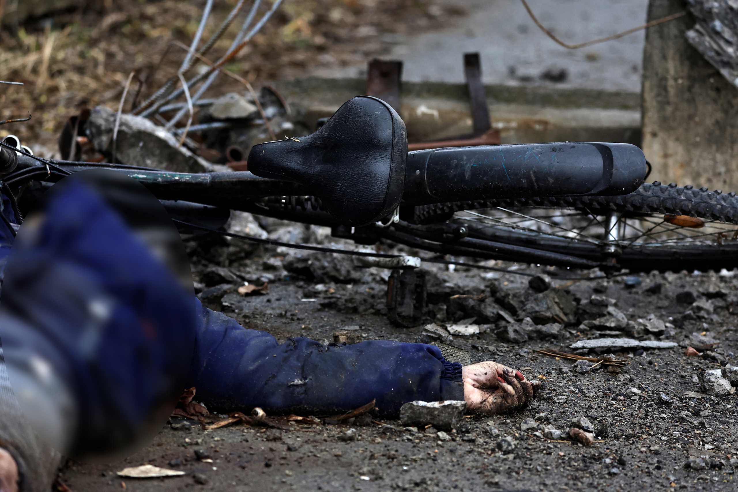 Πόλεμος στην Ουκρανία: Η Βρετανία στέλνει εμπειρογνώμονες για εγκλήματα πολέμου