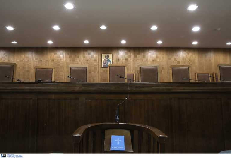 Σοκ στην Πάτρα: Δικηγόρος πέθανε μέσα στο δικαστήριο