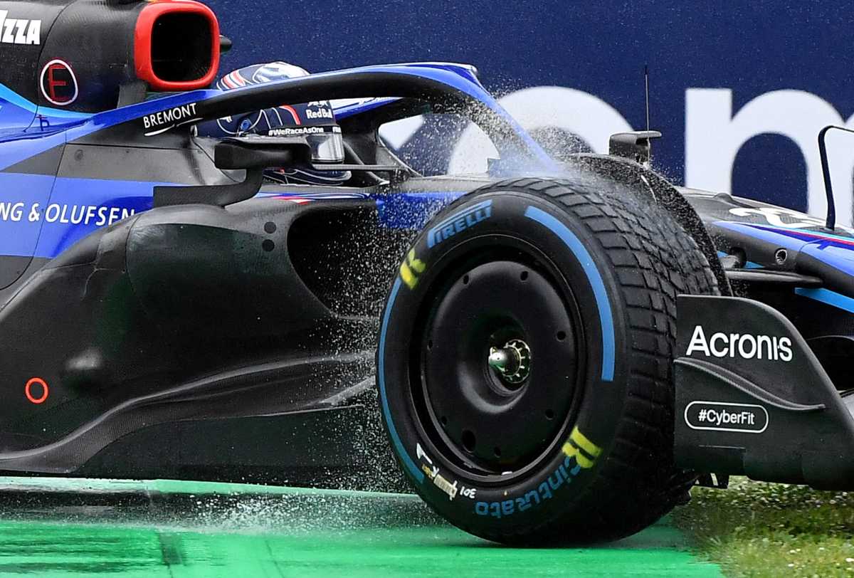 Formula 1: Πήρε φωτιά και εξερράγη το φρένο του Άλμπον