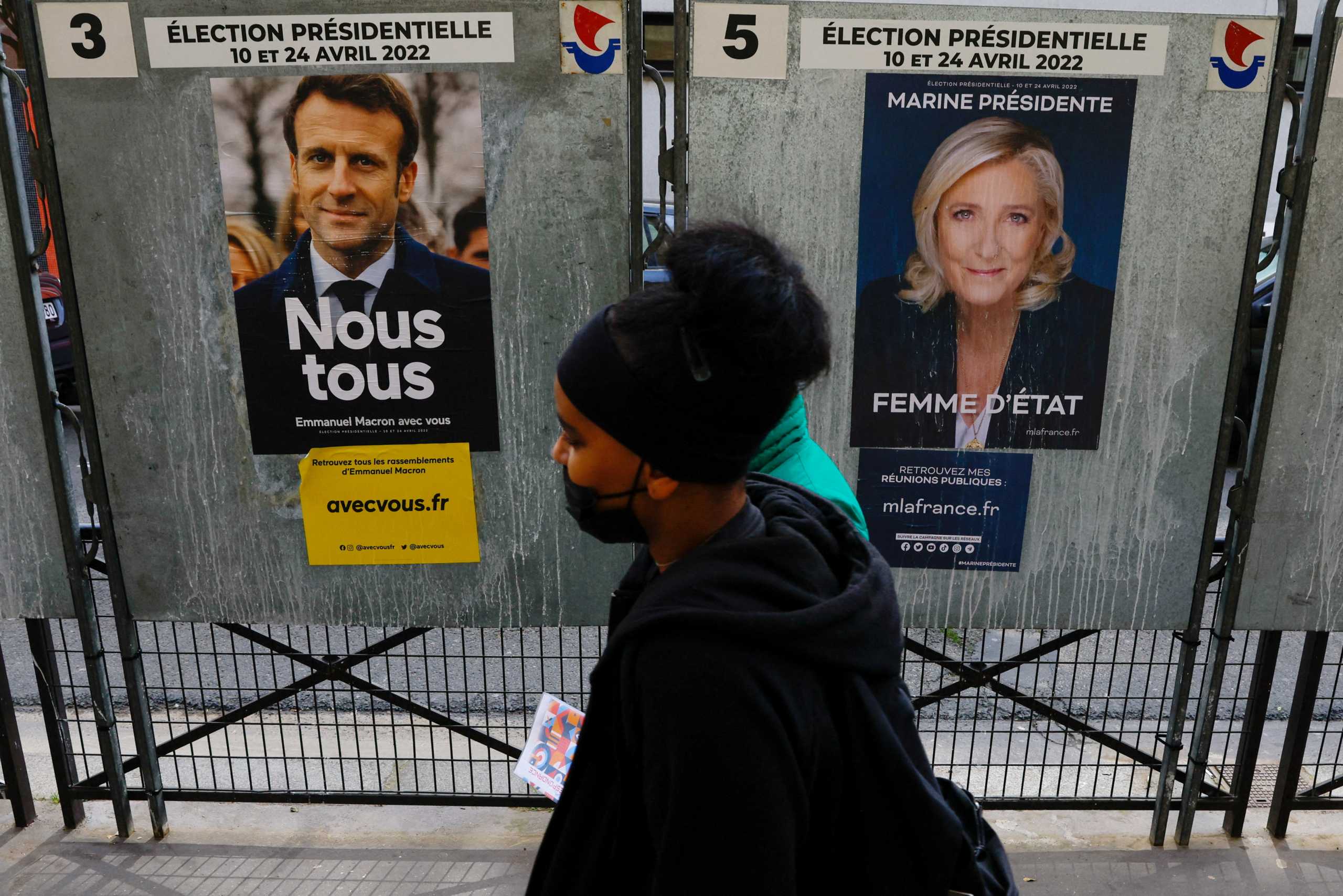 Προεδρικές εκλογές στη Γαλλία: Αμφίρροπη αναμέτρηση ανάμεσα σε Μακρόν και Λε Πεν