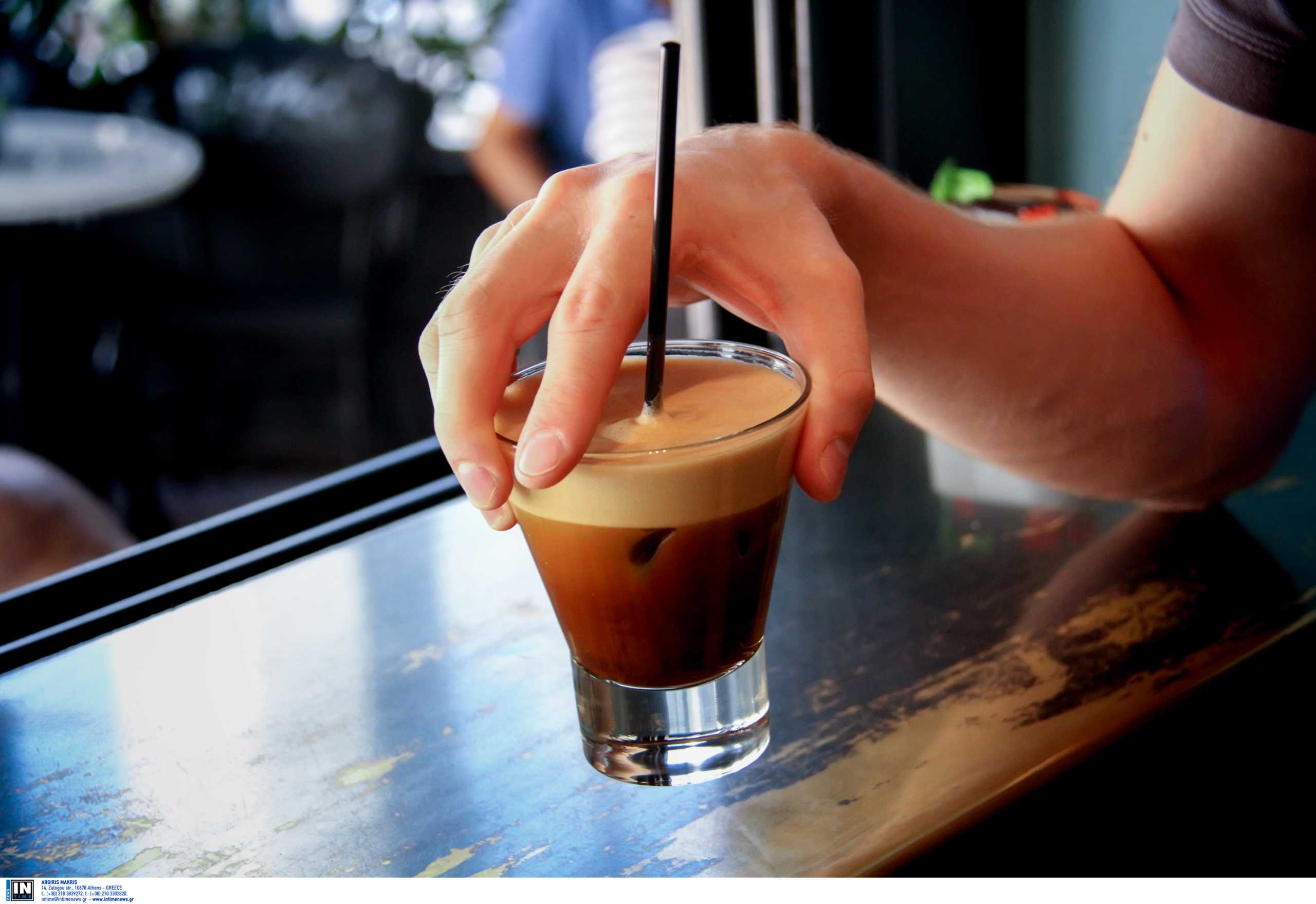 Νέα Σμύρνη: Θύελλα αντιδράσεων για την καφετέρια που έδιωξε ηλικιωμένους