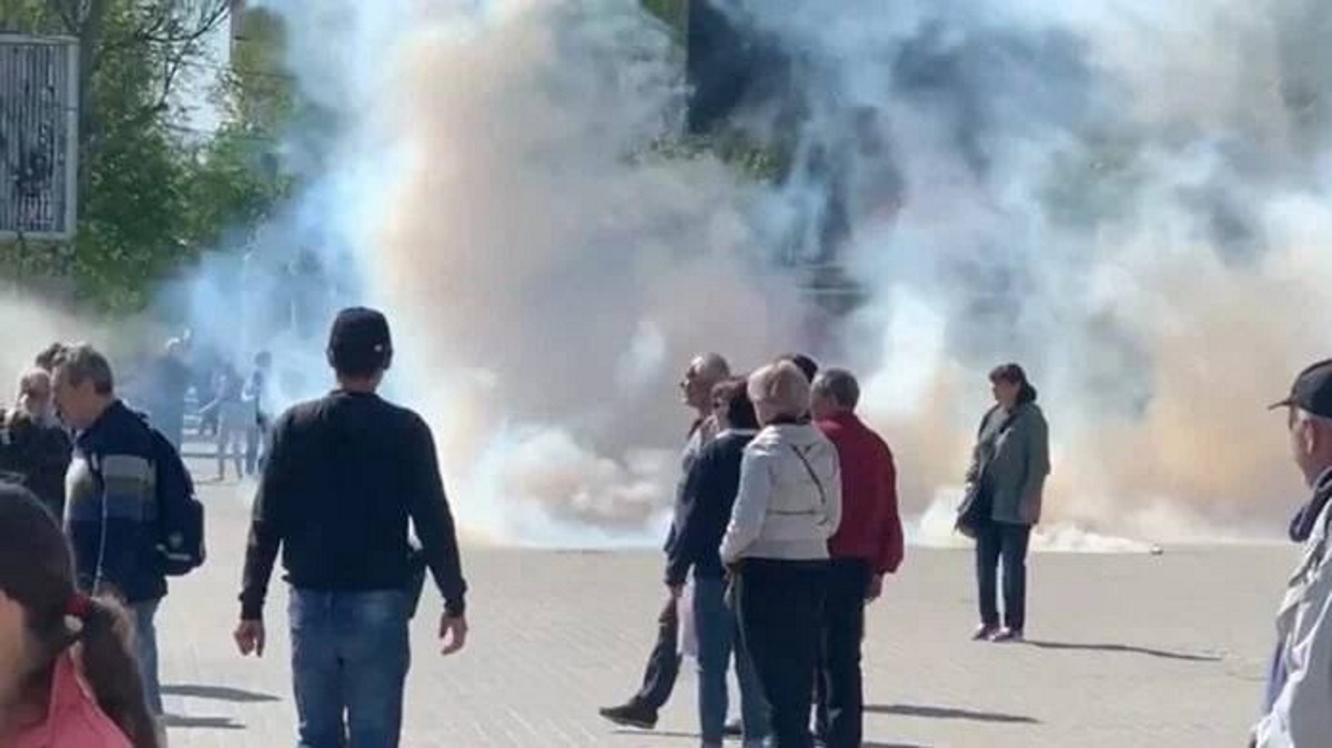 Χερσώνα: Ο Ρωσικός στρατός διέλυσε με δακρυγόνα ειρηνική διαδήλωση κατά της κατοχής