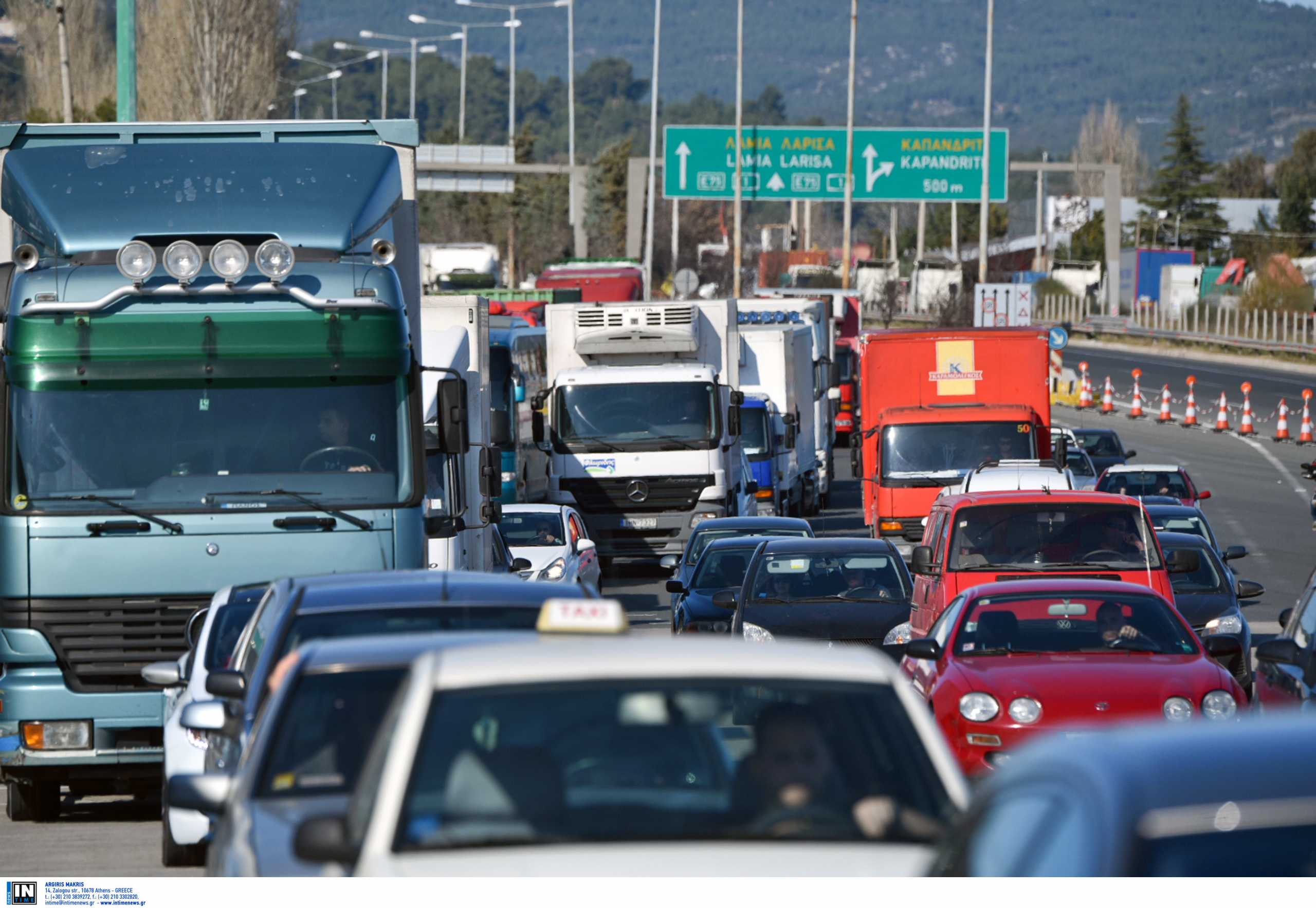 Ξεκίνησε η επιστροφή των εκδρομέων του Πάσχα: Κίνηση στην Αθηνών – Κορίνθου