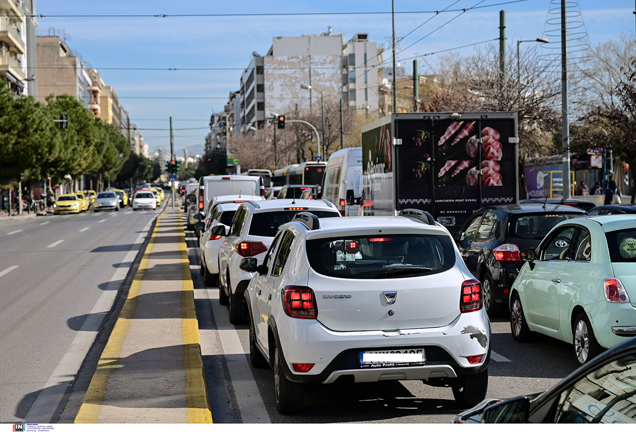 Κίνηση στους δρόμους: Μποτιλιάρισμα σε κεντρικές λεωφόρους της Αθήνας – Δείτε live πού υπάρχουν προβλήματα