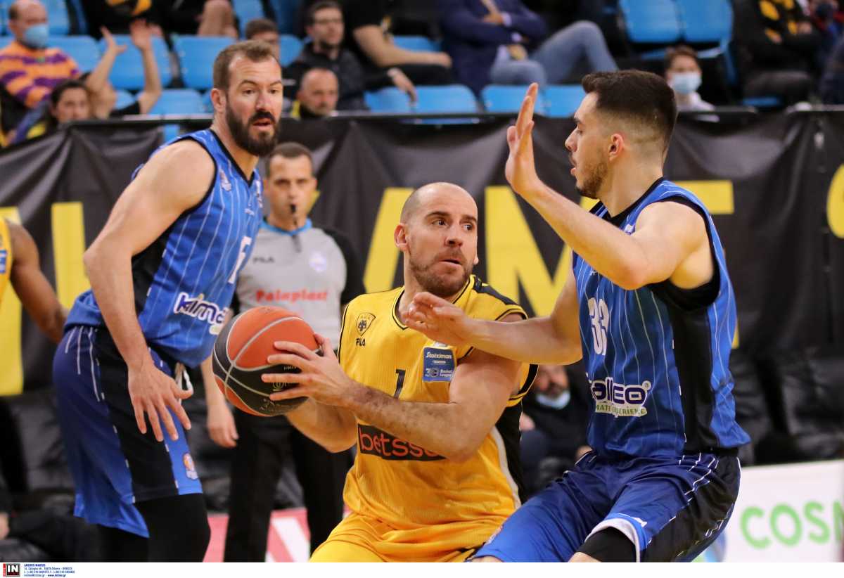 Basket League, ΑΕΚ – Ηρακλής 80-74: Νίκη με σούπερ Κολόμ και ξέσπασμα στο τέλος για την Ένωση