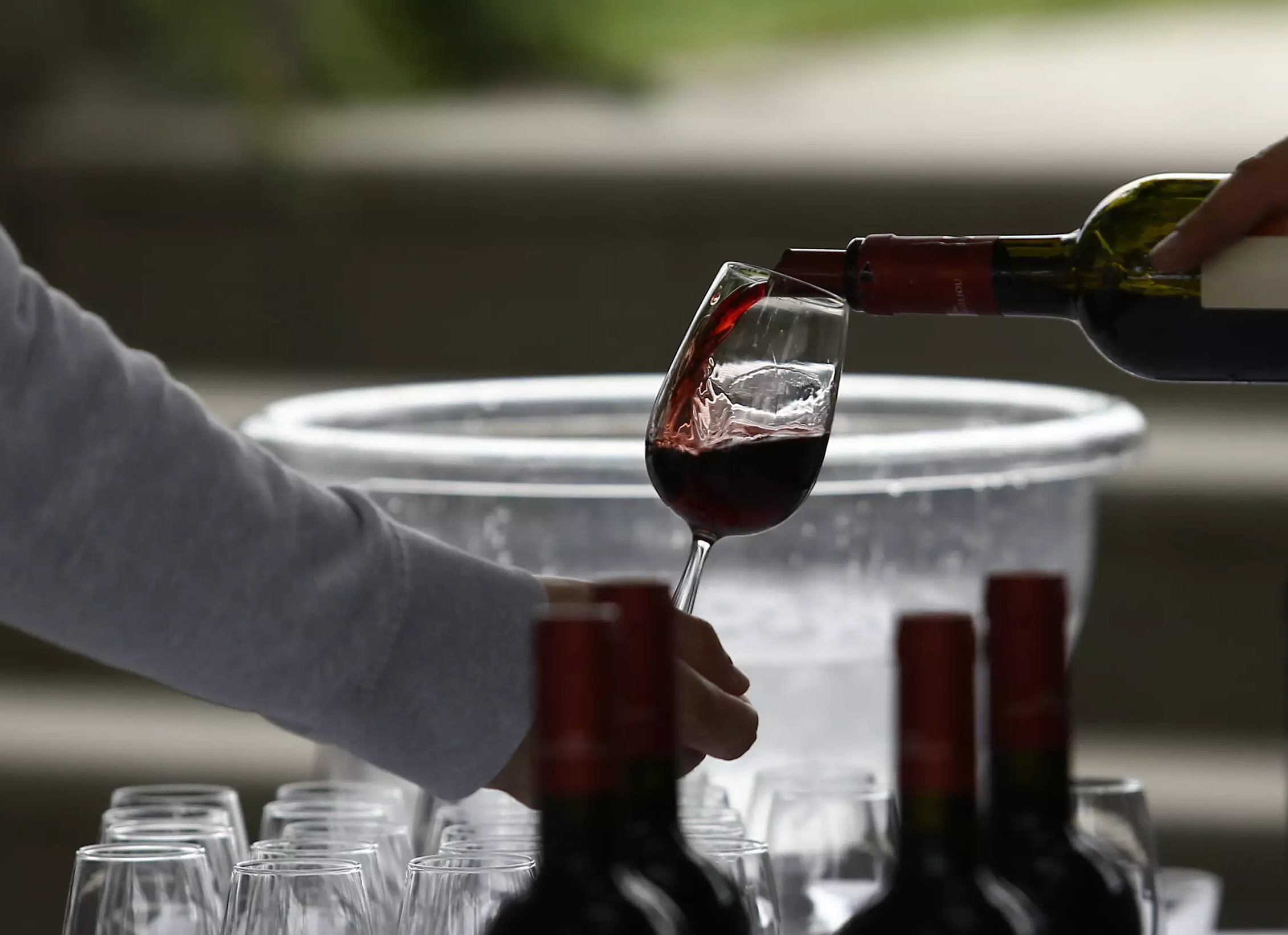 Οργή στην Ιταλία για την απόφαση της Ιρλανδίας να βάζει προειδοποιητικές ετικέτες για την υγεία στα κρασιά
