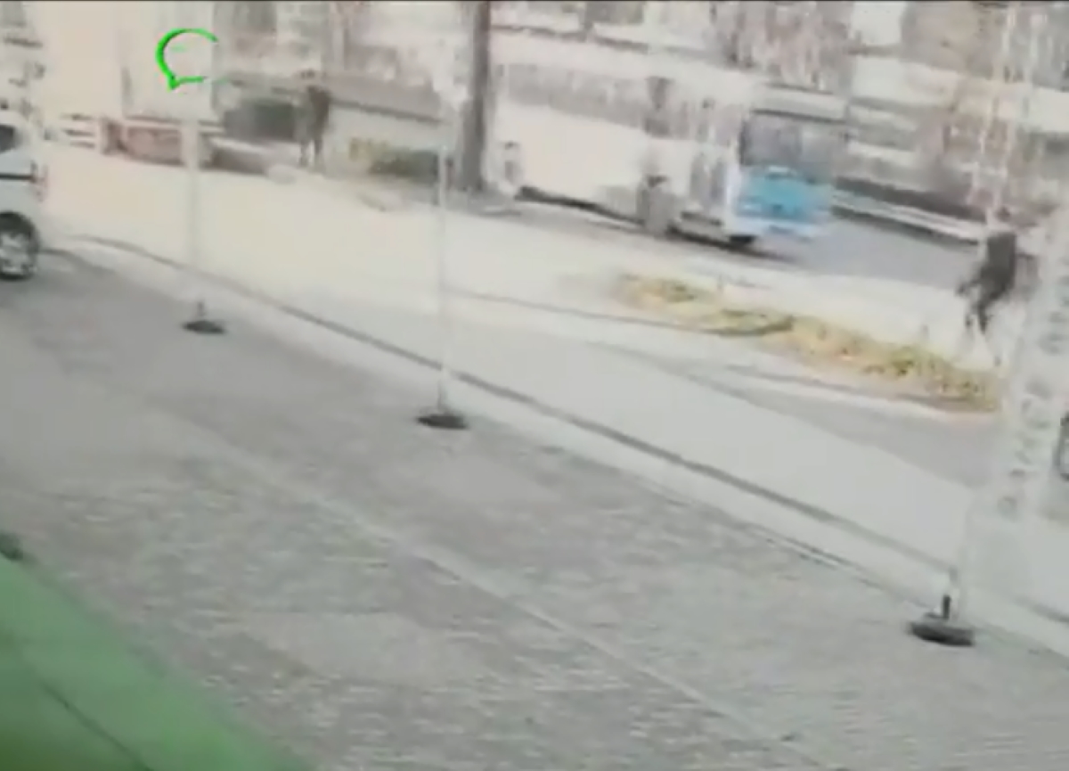 Τουρκία: Η στιγμή που βόμβα «χτυπά» λεωφορείο στην Προύσα – Ένας νεκρός