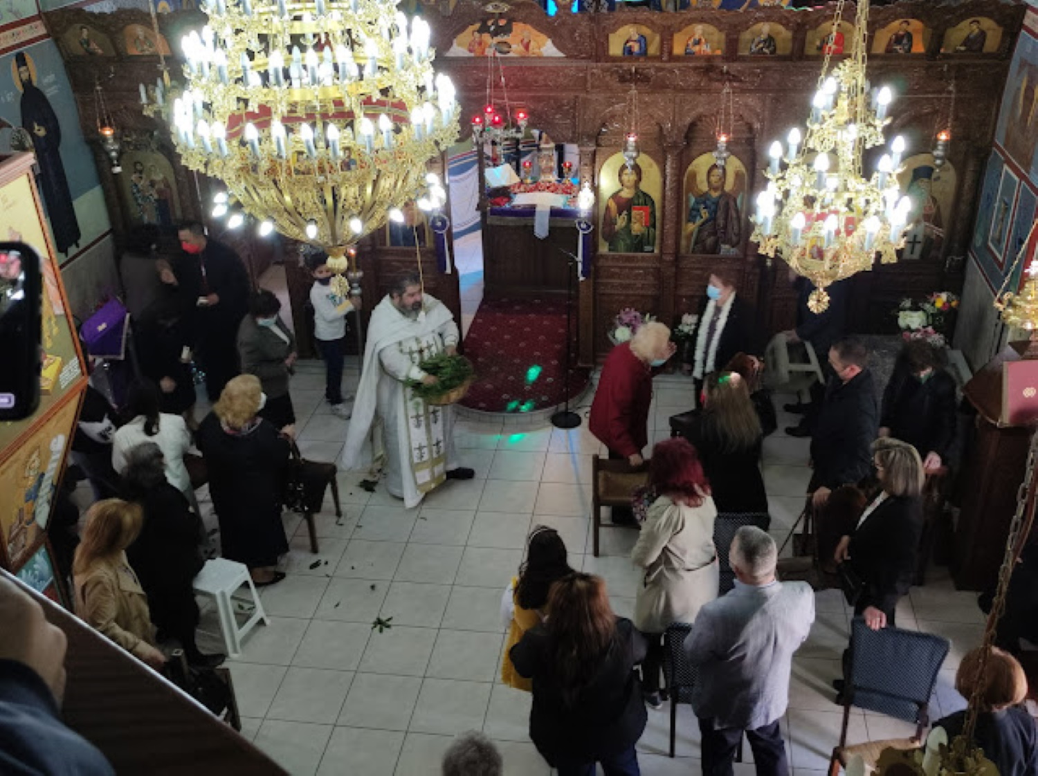 Πάσχα στη Λέσβο: Πρώτη Ανάσταση με εκκωφαντικό θόρυβο στους ναούς