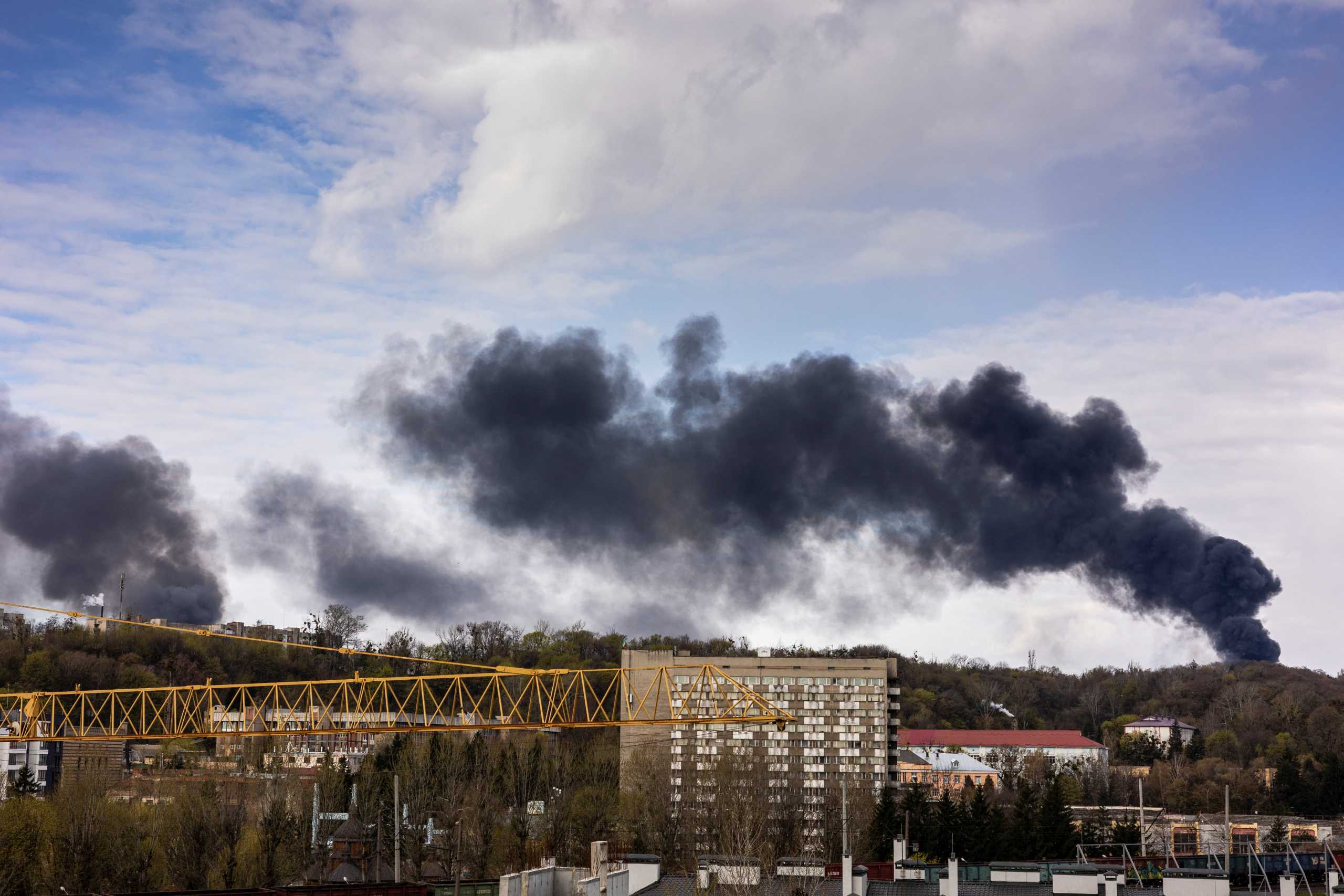 Πόλεμος στην Ουκρανία: Πυραυλικό χτύπημα δέχτηκαν υποδομές στην Οδησσό
