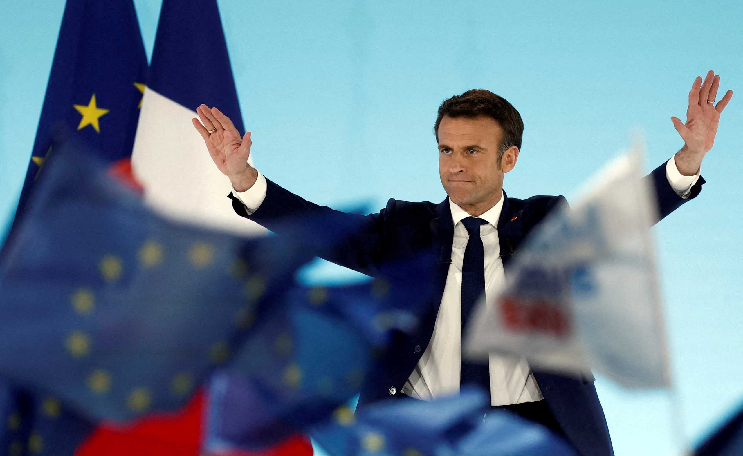 Γαλλία – εκλογές: Νικητή τον Εμανουέλ Μακρόν με ποσοστό άνω του 55% δίνουν τρεις νέες δημοσκοπήσεις