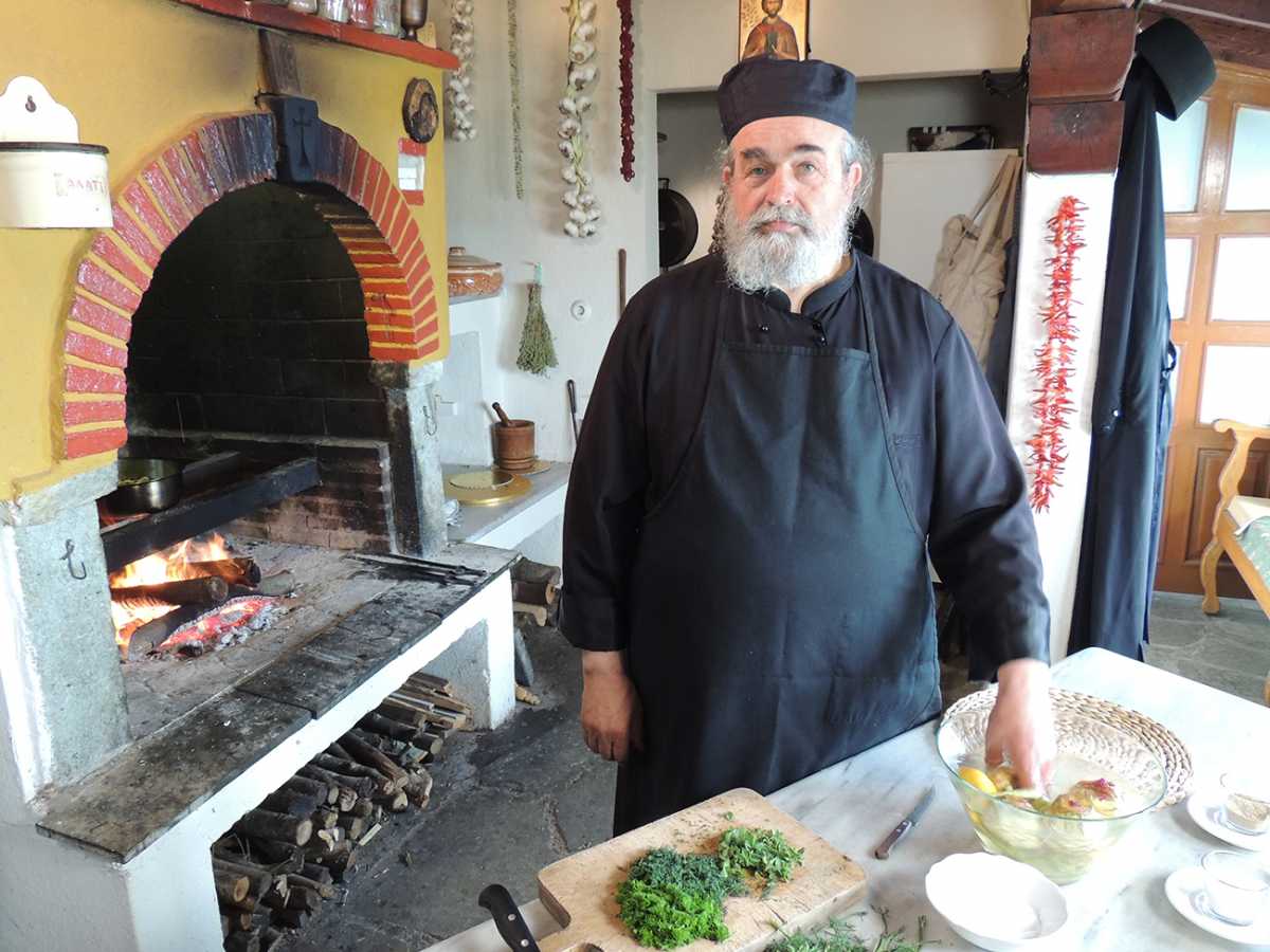 Μοναχός Επιφάνιος: Οι αγιορείτικες συνταγές του στο ERTFLIX