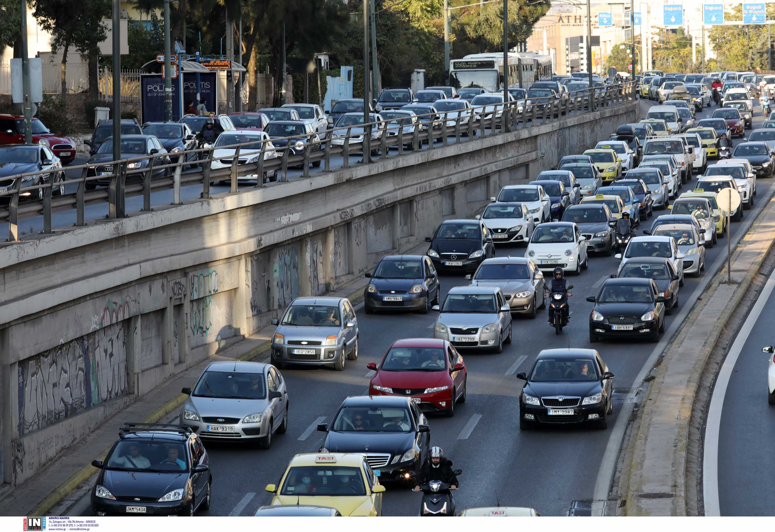 Κίνηση στον Κηφισό λόγω τροχαίου: Μποτιλιάρισμα από τον Πειραιά