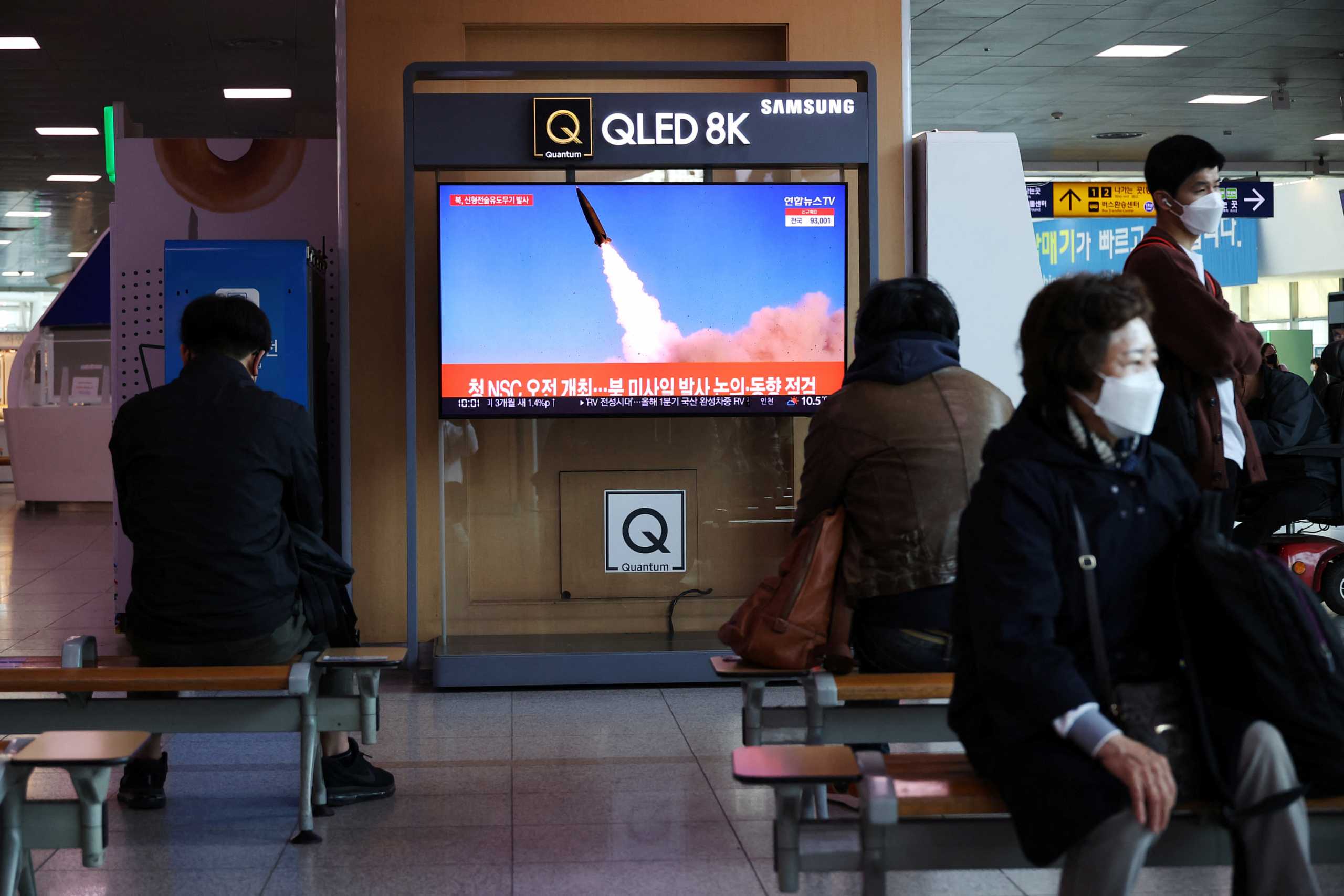 Βόρεια Κορέα: Tη δοκιμή ενός νέου οπλικού συστήματος παρακολούθησε ο Κιμ Γιονγκ Ουν
