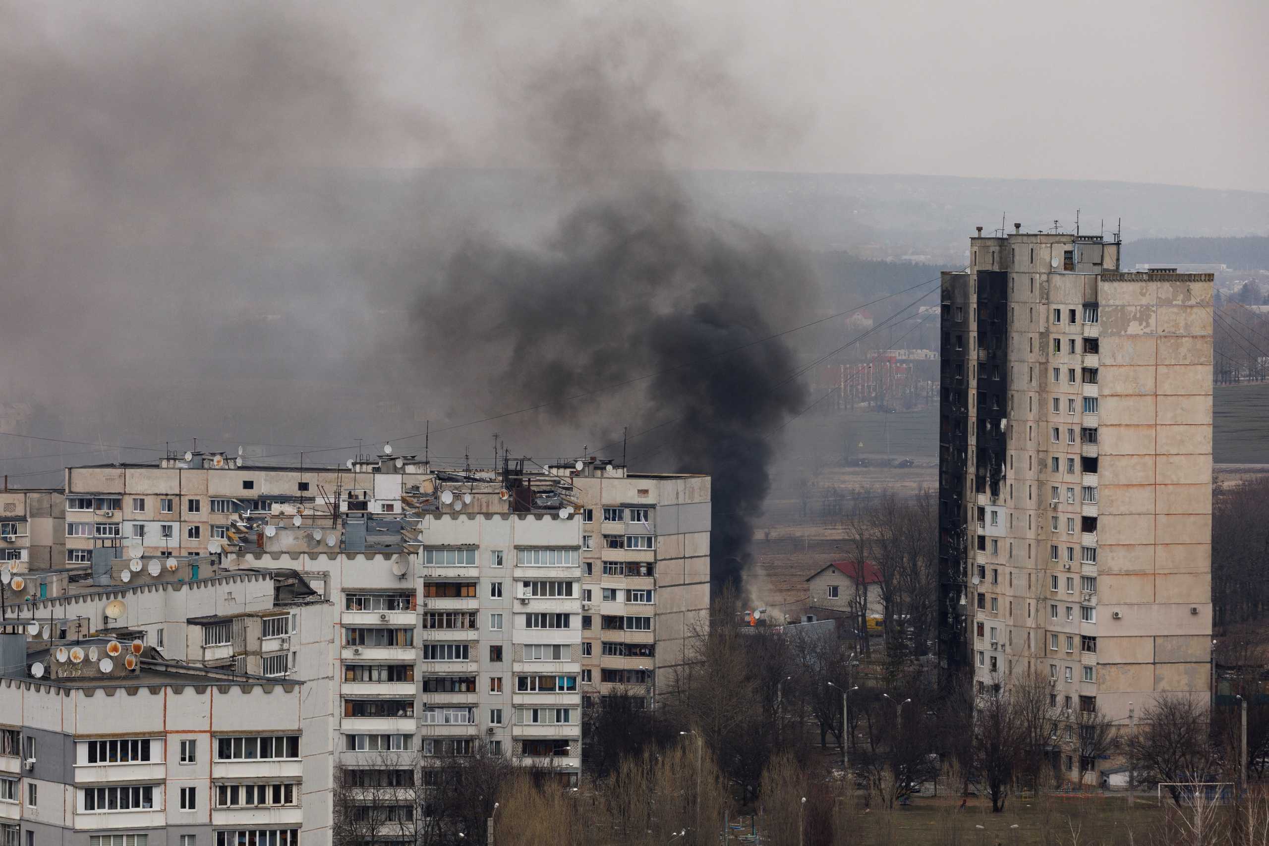 Πόλεμος στην Ουκρανία: Στα ανατολικά επικεντρώνεται η Ρωσία – Καταστροφή 4 εγκαταστάσεων καυσίμων σε 4 πόλεις