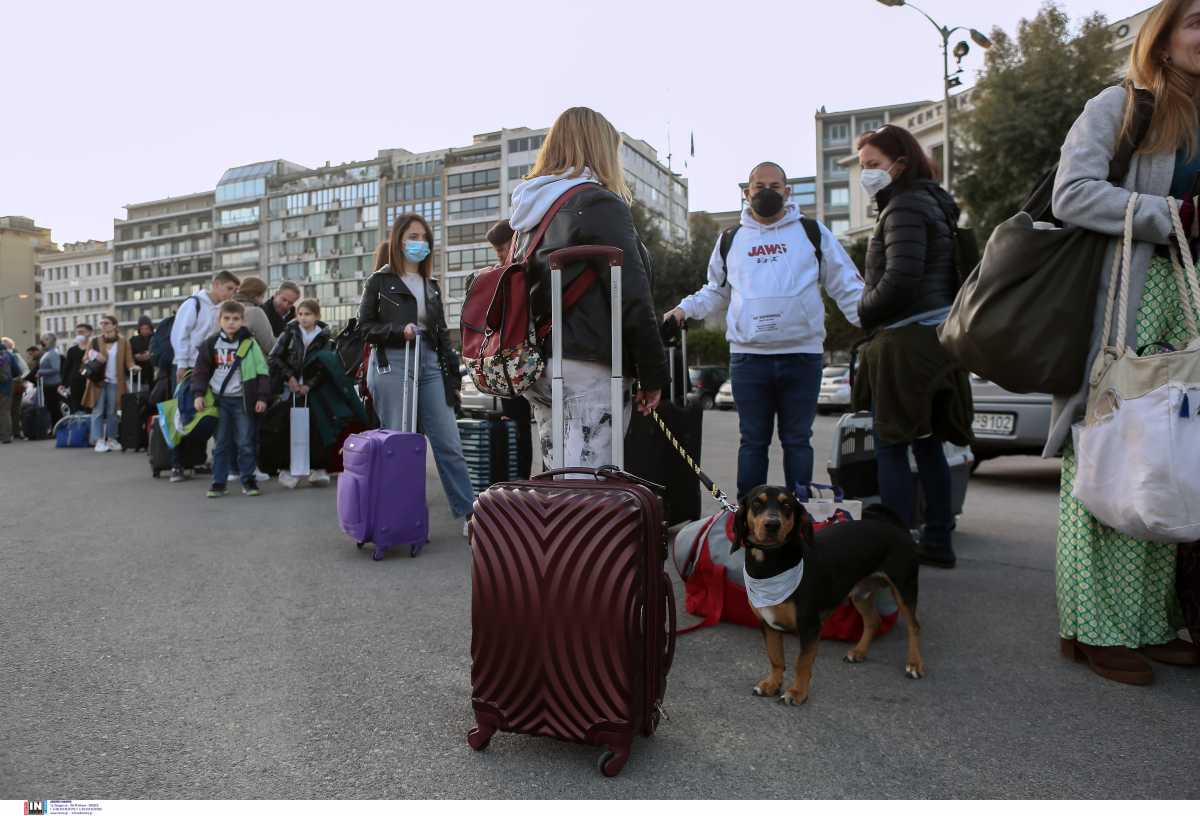 Πρωτομαγιά: Φεύγουν για τριήμερο οι Αθηναίοι – Αυξημένη κίνηση στα λιμάνια