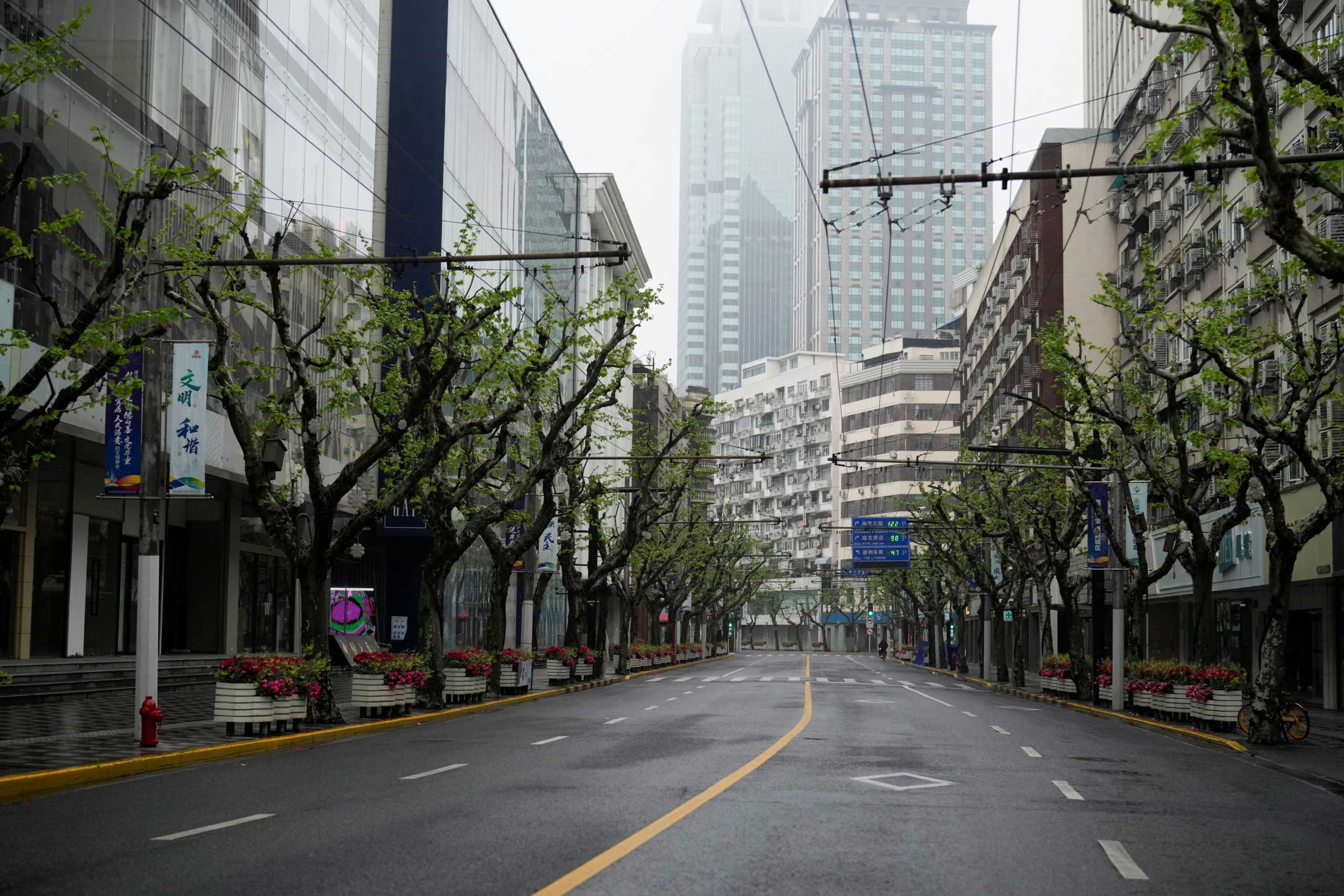 Σανγκάη: Αμετακίνητος ο Σι Τζινπίνγκ για το σκληρό lockdown – «Δε χαλαρώνουμε, η επιμονή σημαίνει νίκη»