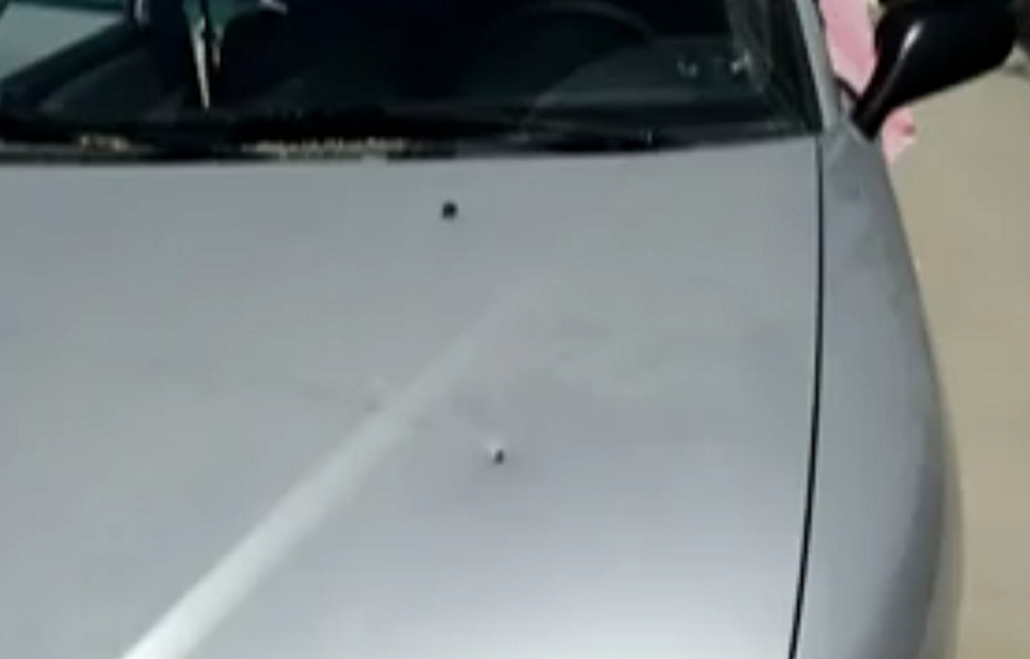 Εύβοια: Αδέσποτες σφαίρες σε αυτό το αυτοκίνητο στην Ερέτρια – Τρόμος για τα μικρά παιδιά που ήταν μέσα