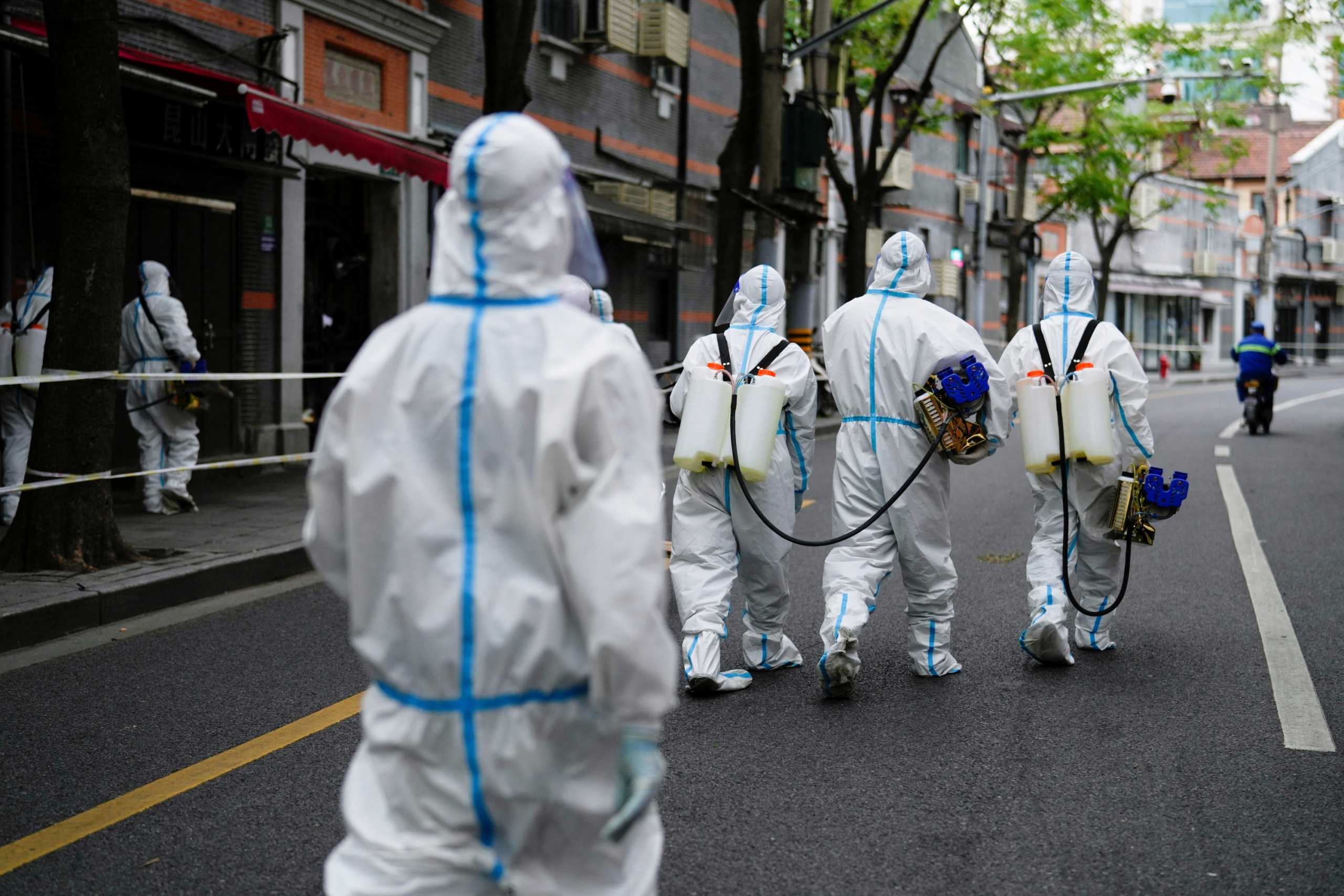 Κορονοϊός – Σανγκάη: Μεταφέρουν σε καραντίνα ακόμα και τους αρνητικούς – «Αφήστε ανοιχτές τις ντουλάπες»