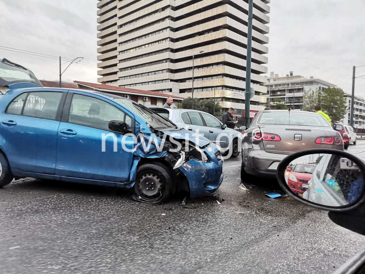 Τροχαίο στην Κηφισίας – Καραμπόλα αυτοκινήτων και κυκλοφοριακό κομφούζιο
