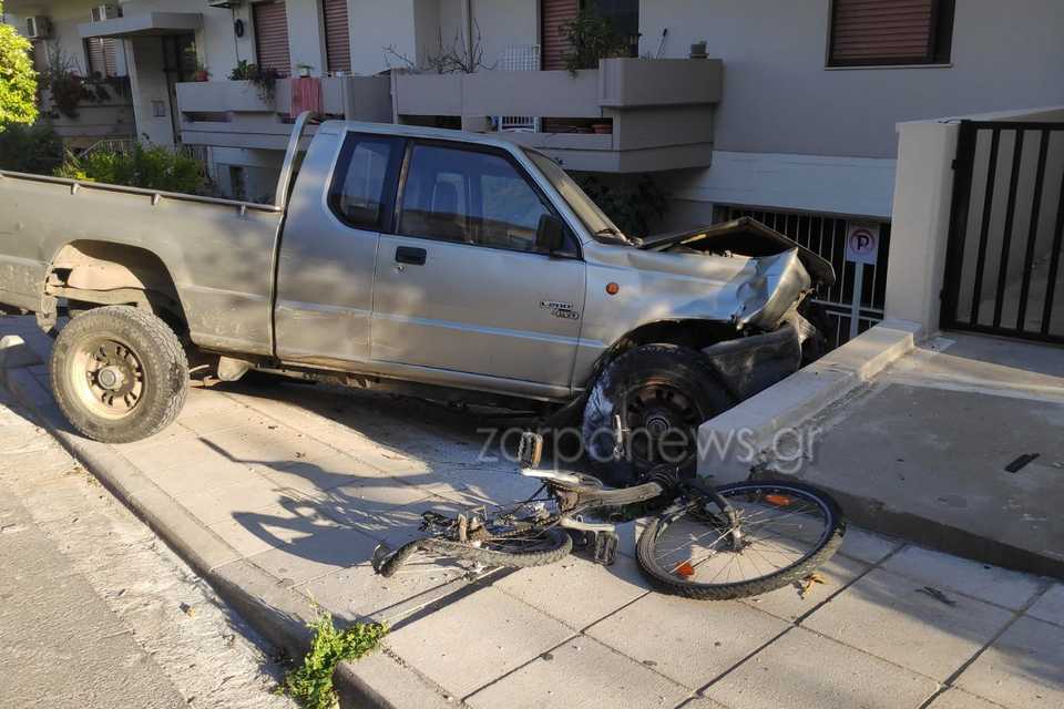 Τρελή πορεία αυτοκινήτου σε τροχαίο