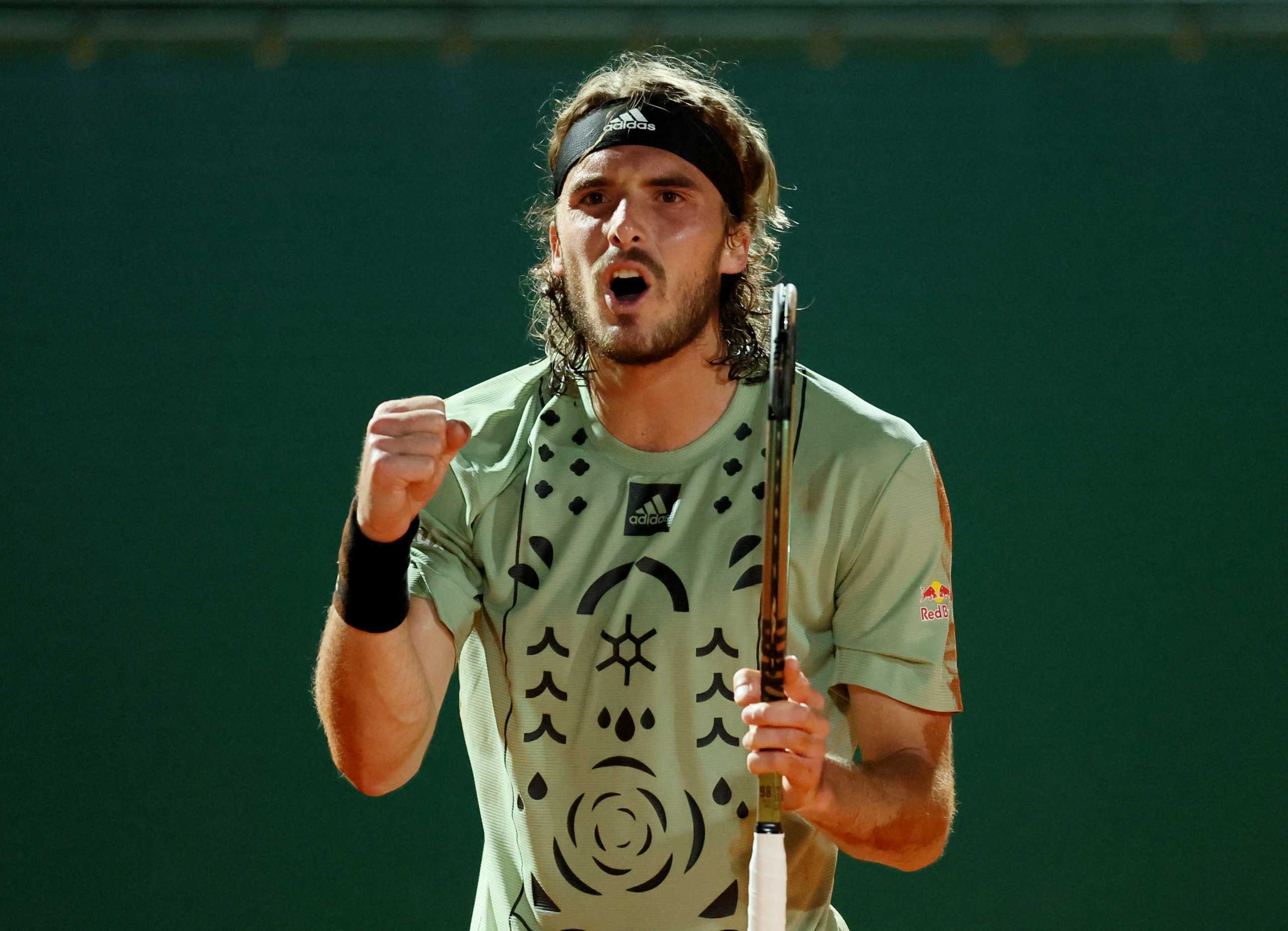 Tennis - ATP Masters 1000 - Monte Carlo Masters - Monte-Carlo Country Club, Roquebrune-Cap-Martin, France - April 15, 2022 Greece's Stefanos Tsitsipas celebrates after winning his quarter final match against Argentina's Diego Schwartzman REUTERS