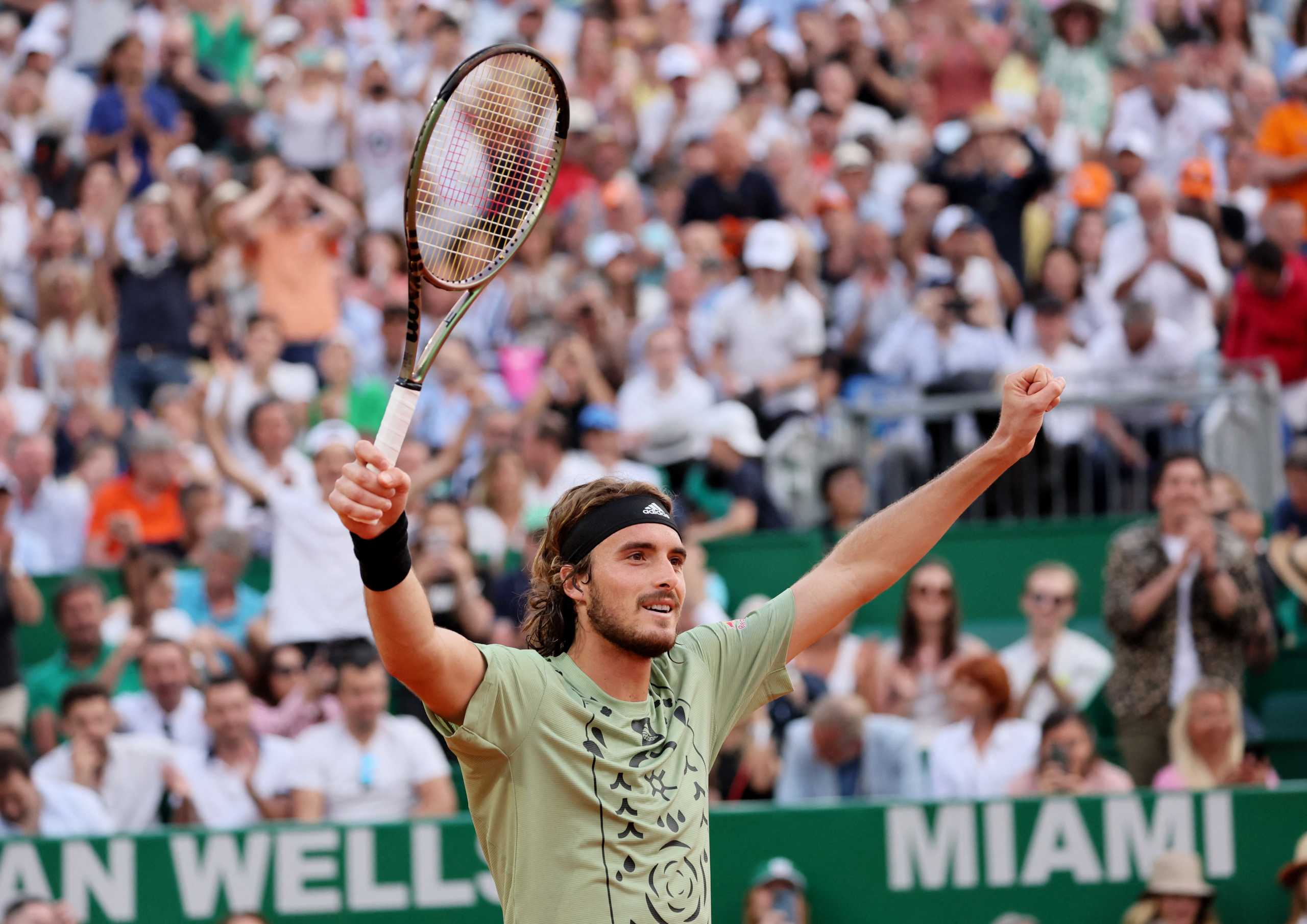 Tennis - ATP Masters 1000 - Monte Carlo Masters - Monte-Carlo Country Club, Roquebrune-Cap-Martin, France - April 16, 2022  Greece's Stefanos Tsitsipas celebrates winning his semi final match against Germany's Alexander Zverev REUTERS