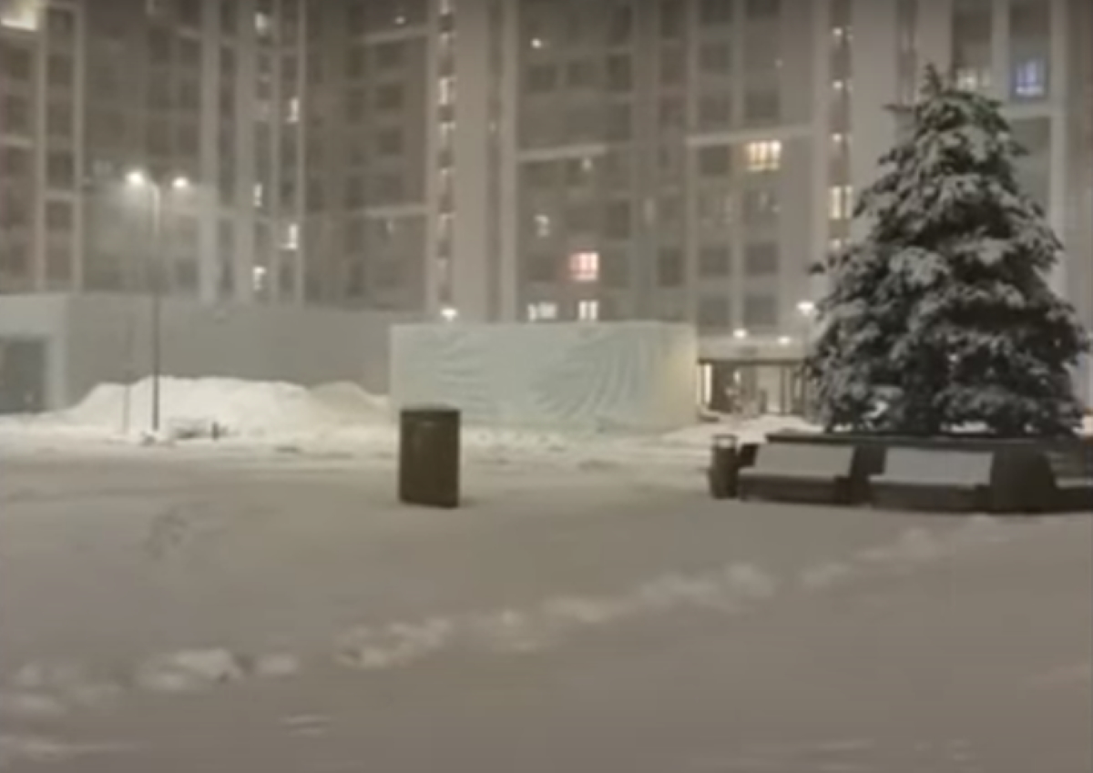 Ρωσία: Η Μόσχα «θάφτηκε» στο χιόνι μέσα στην άνοιξη – Ρεκόρ χιονόπτωσης