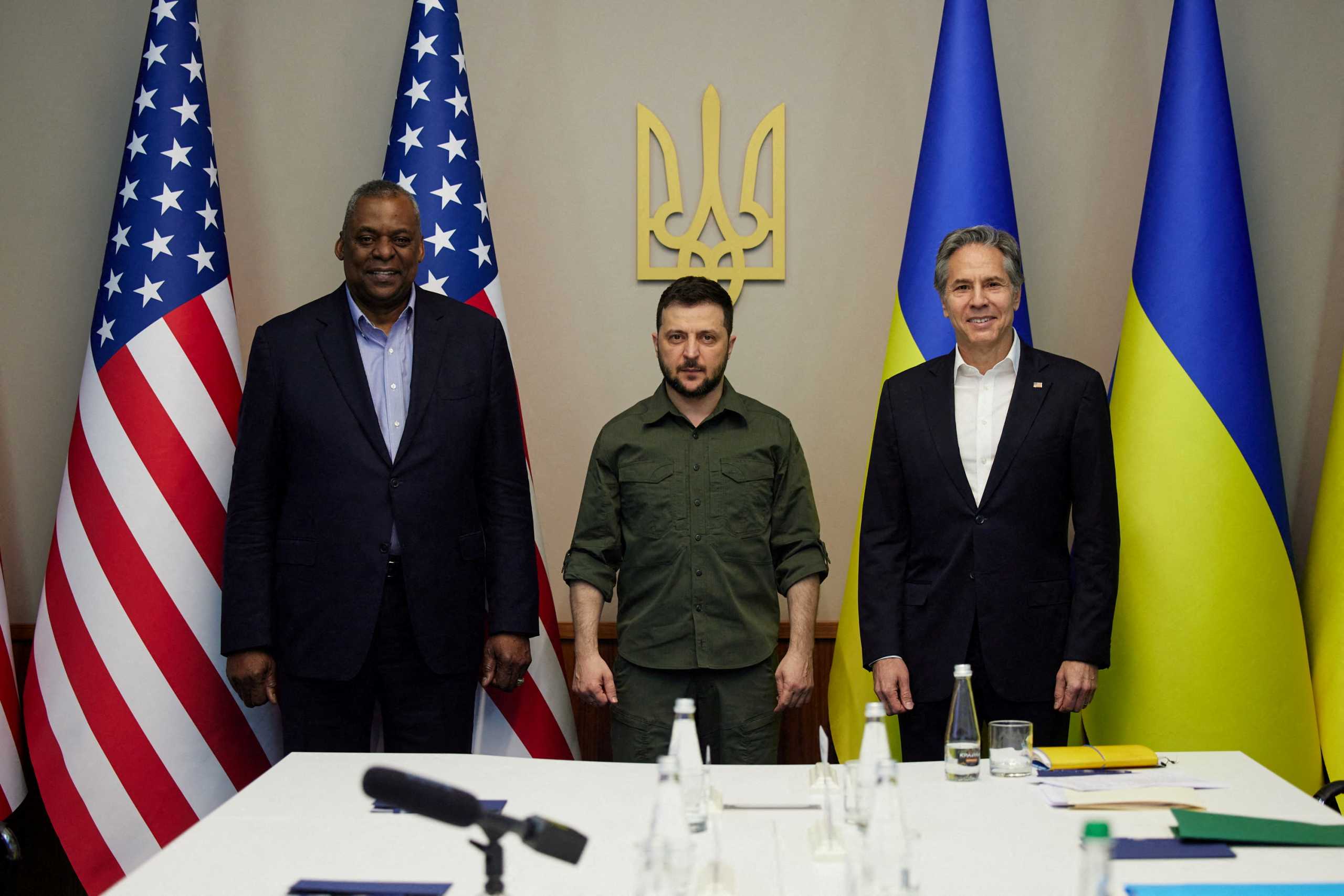 Ukraine's President Volodymyr Zelenskiy poses for a picture with U.S. Secretary of State Antony Blinken and U.S. Defense Secretary Lloyd Austin before a meeting, as Russia's attack on Ukraine continues, in Kyiv, Ukraine April 24, 2022. Ukrainian Presidential Press Service