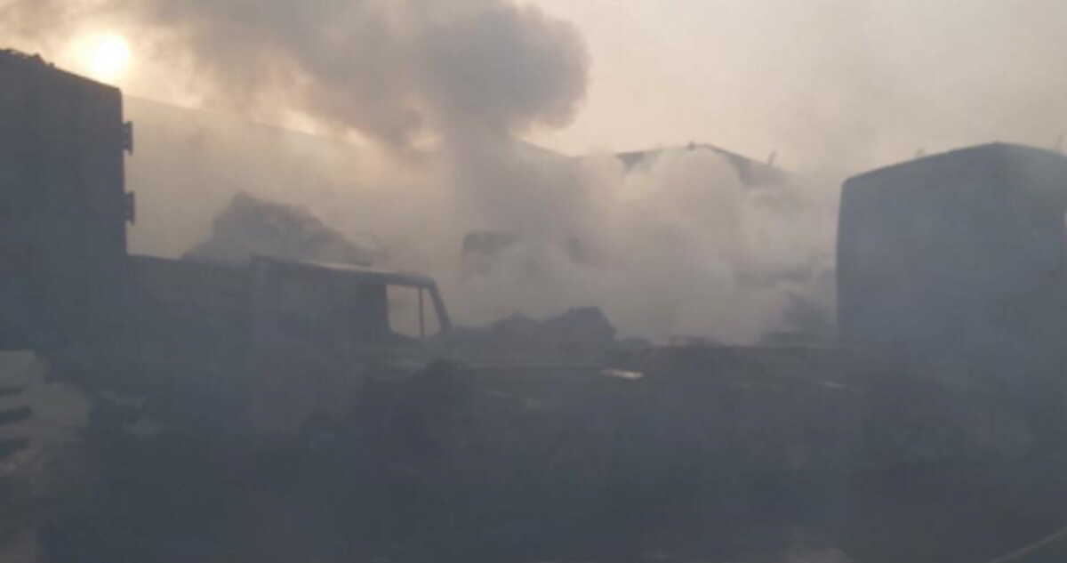 Φωτιά στο Ηράκλειο: Στάχτες το Κέντρο Ανακύκλωσης στη ΒΙΠΕ – Οι πυροσβέστες έσωσαν γειτονικές επιχειρήσεις
