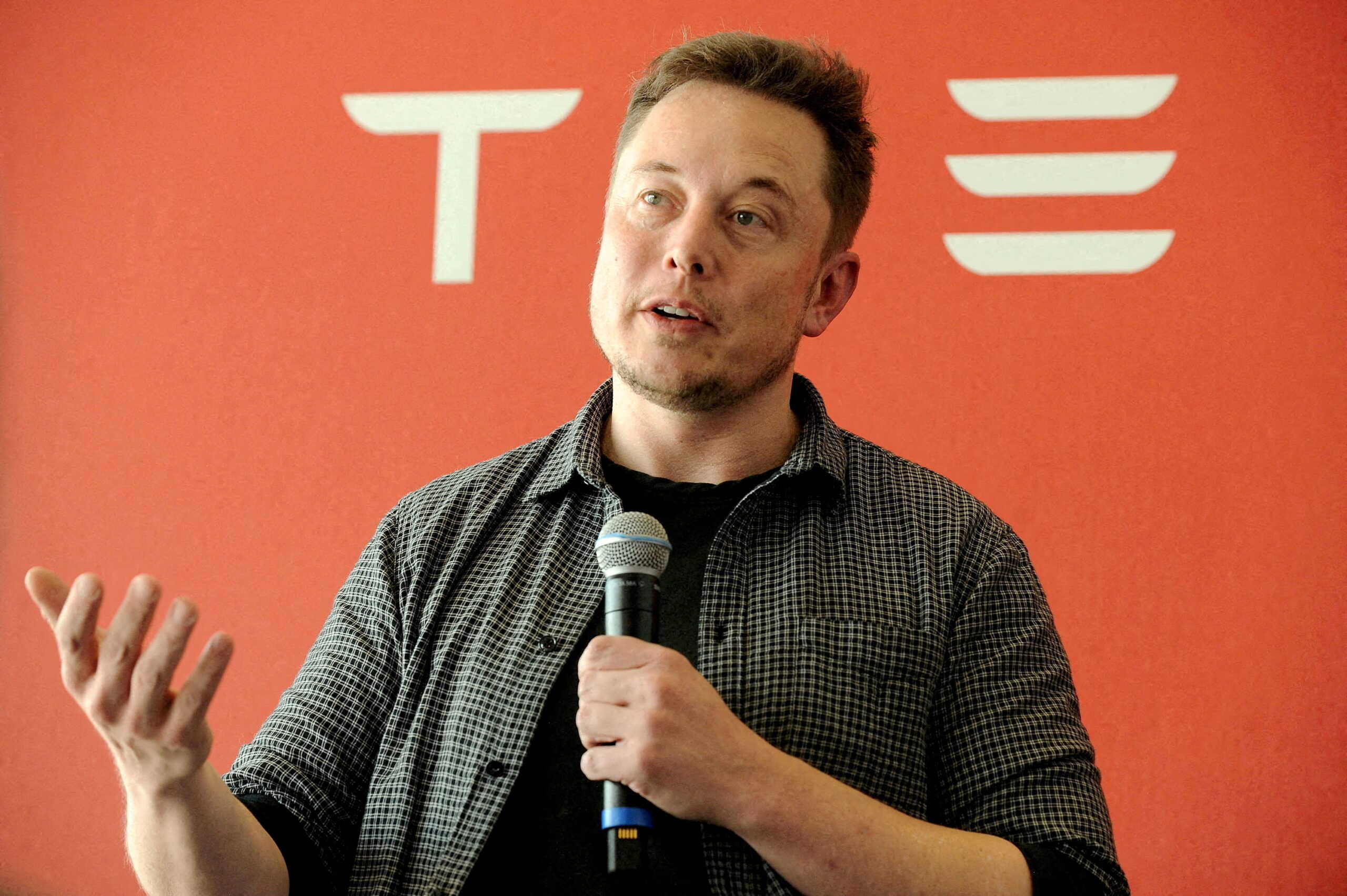 FILE PHOTO: Founder and CEO of Tesla Motors Elon Musk speaks during a media tour of the Tesla Gigafactory in Sparks, Nevada, U.S. July 26, 2016.  REUTERS