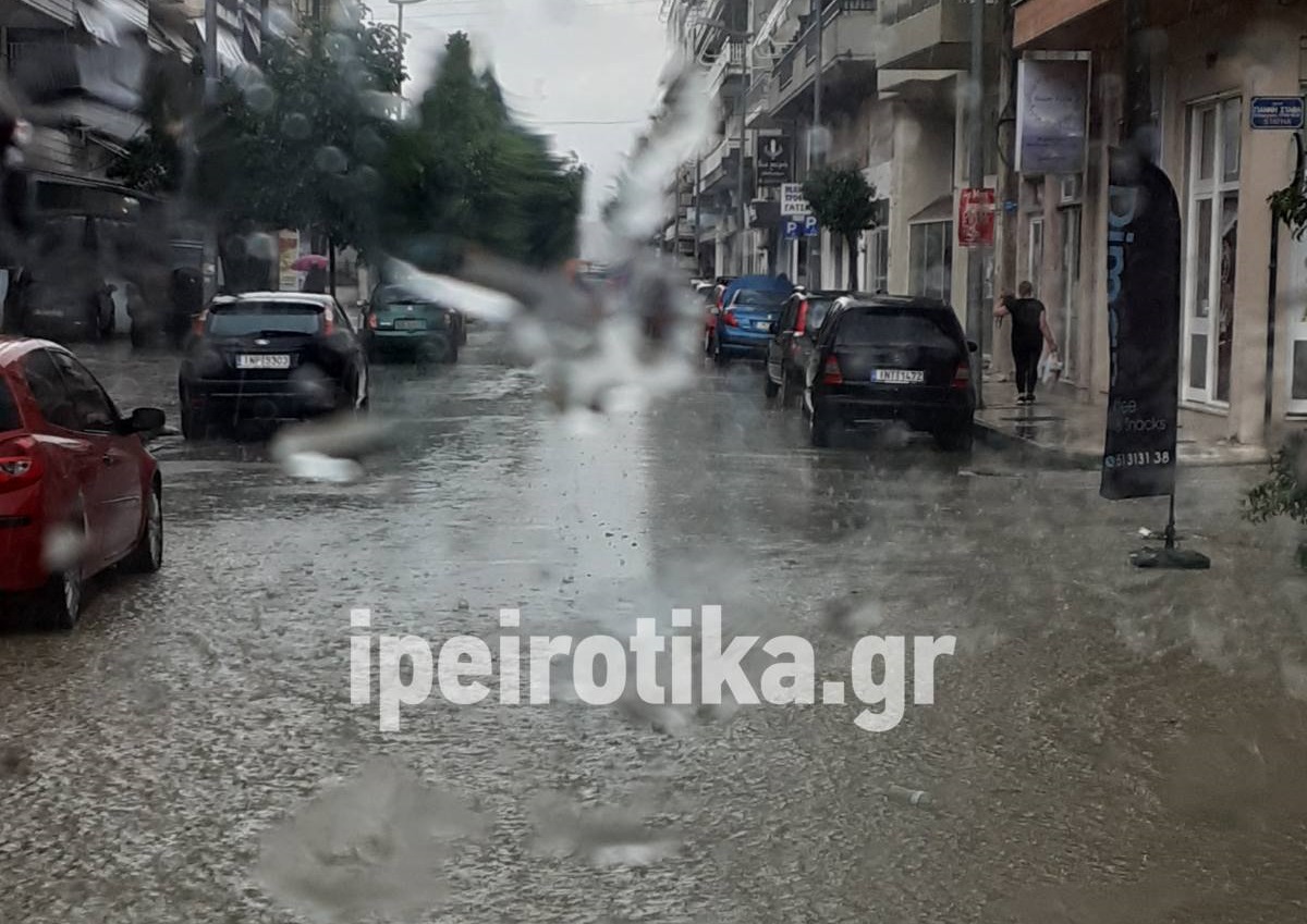 Ιωάννινα: Το δυνατό χαλάζι έφερε προβλήματα στην πόλη