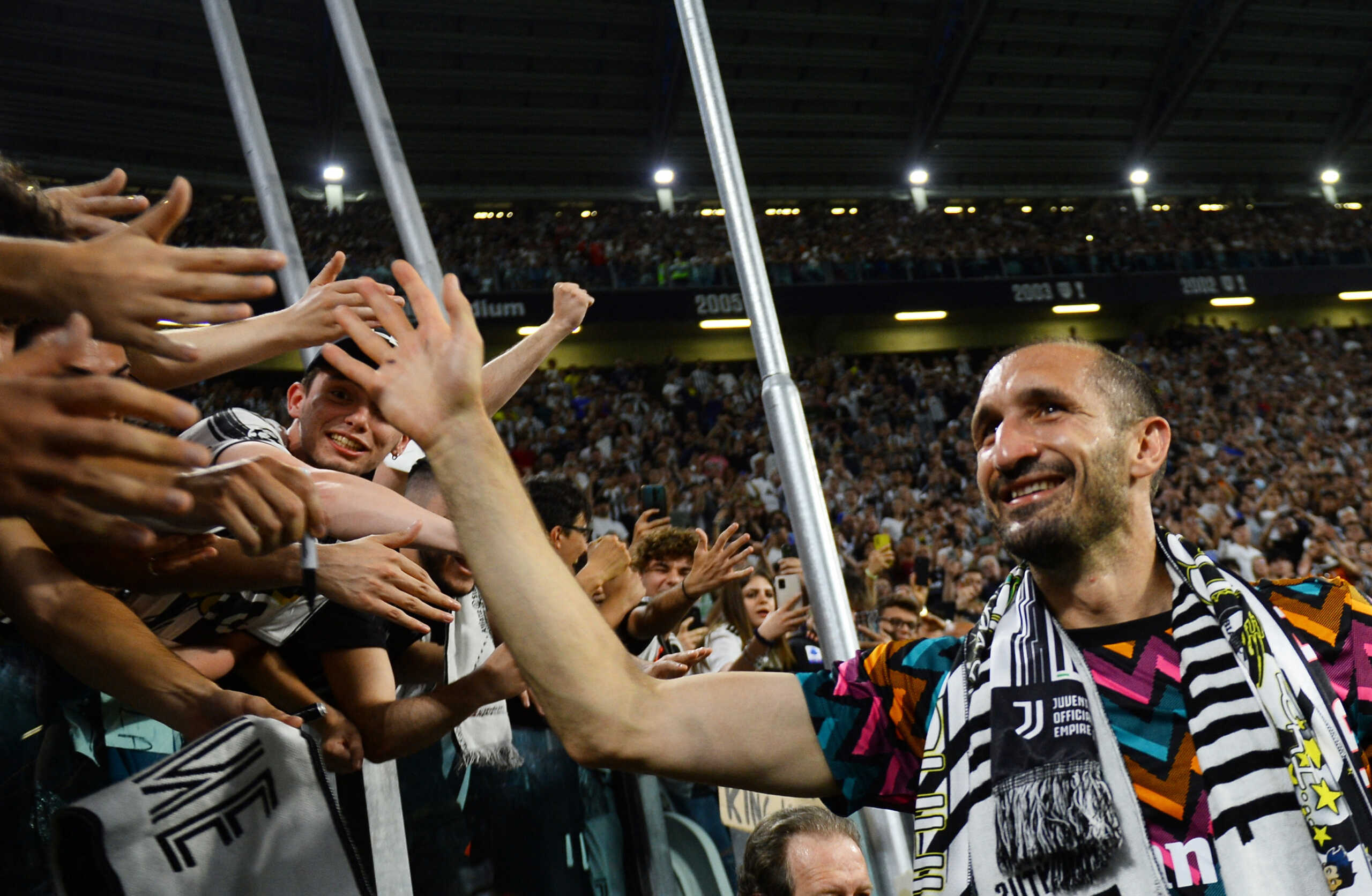 Soccer Football - Serie A - Juventus v Lazio - Allianz Stadium, Turin, Italy - May 16, 2022 Juventus' Giorgio Chiellini with fans after playing his last home match for Juventus REUTERS