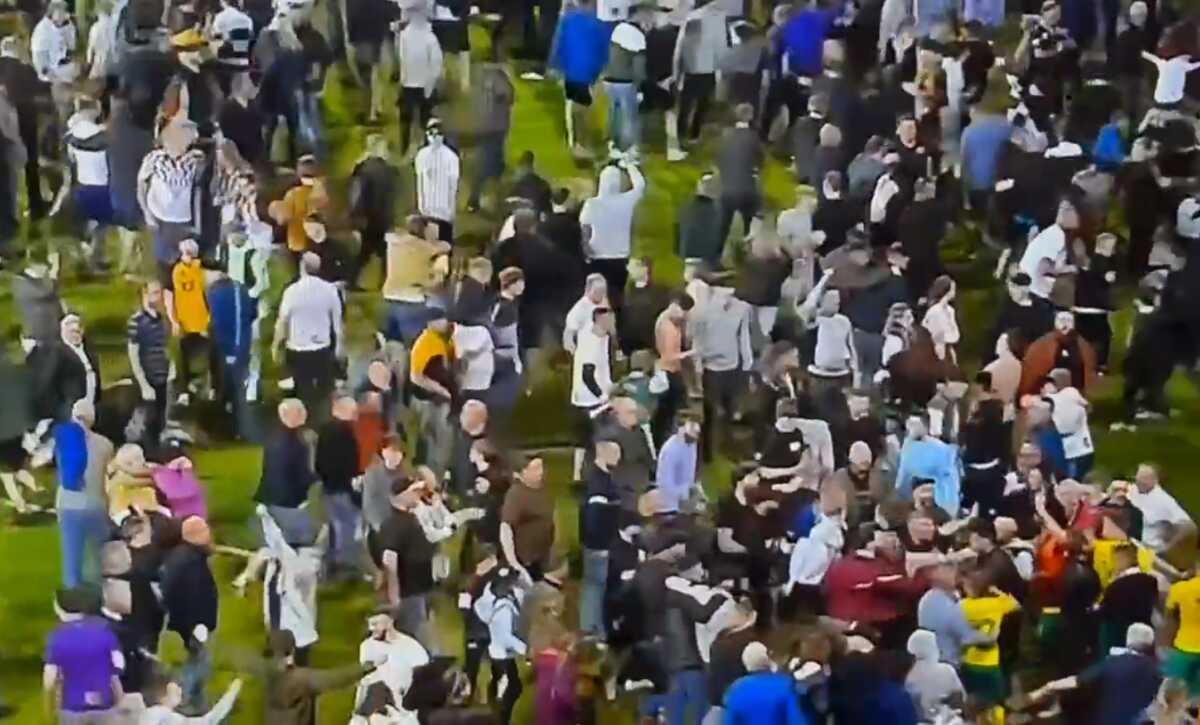«Μπάχαλο» στο Πορτ Βέιλ – Σουίντον με οπαδούς να επιτίθενται σε ποδοσφαιριστές