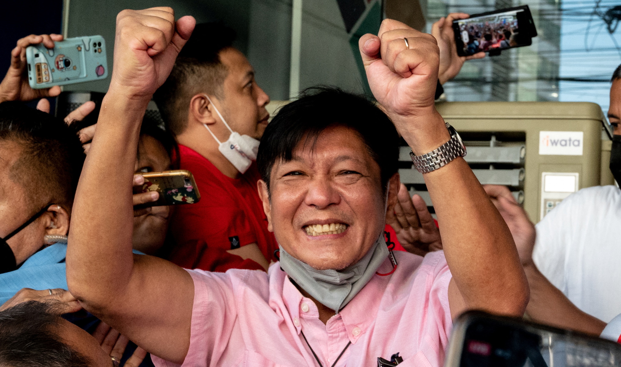 Φιλιππίνες: Σαρωτική νίκη Μάρκος Τζούνιορ – Πήγε στον τάφο του δικτάτορα πατέρα του