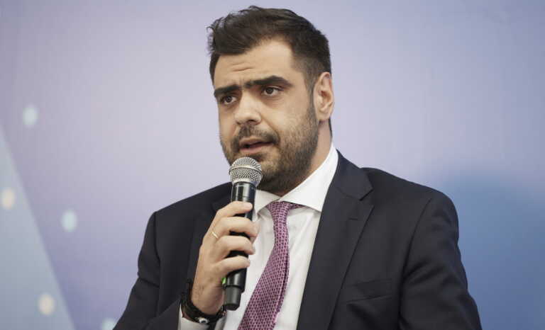 Παύλος Μαρινάκης: Η ΝΔ κράτησε την Ελλάδα όρθια - Η κυβέρνηση Μητσοτάκη μείωσε περισσότερο τους φόρους