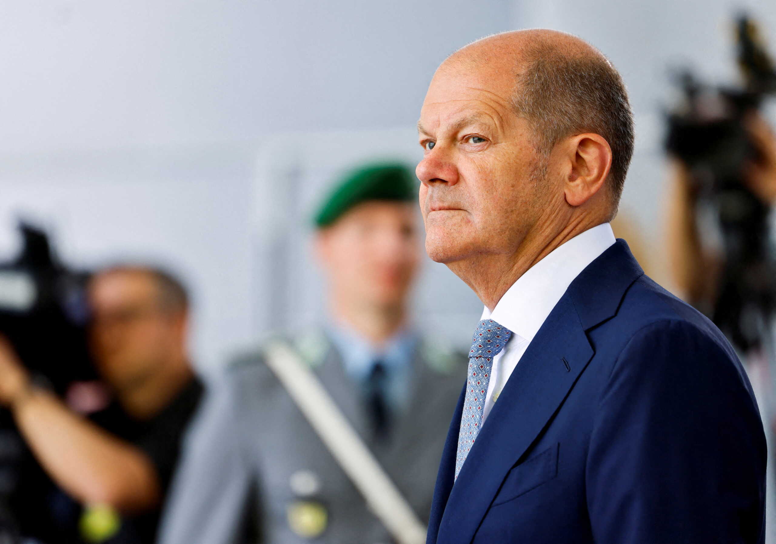 FILE PHOTO: Germany's Chancellor Olaf Scholz waits to welcome Bulgaria's President Rumen Radev at the Chancellery in Berlin, Germany May 16, 2022. REUTERS