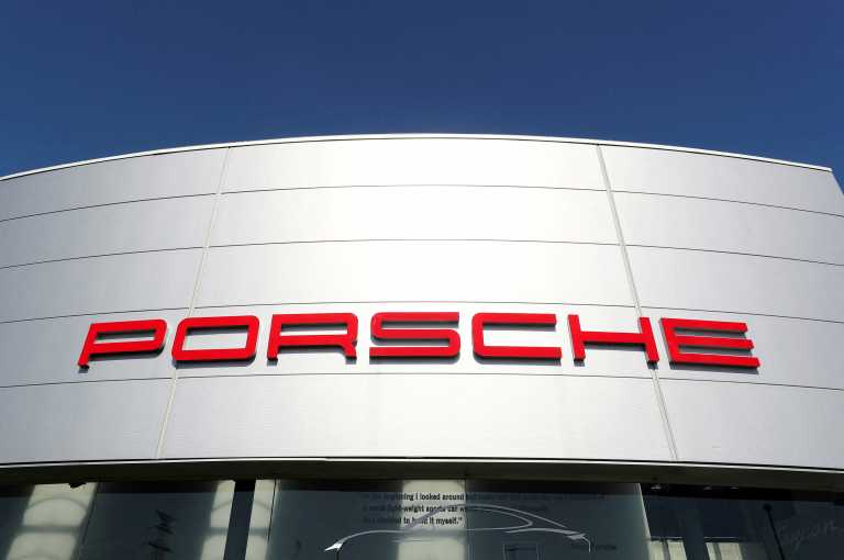 «Καμπάνα» 80 εκατ. ευρώ στην Porsche για παραποίηση των εκπομπών ρύπων ρύπων και της κατανάλωσης