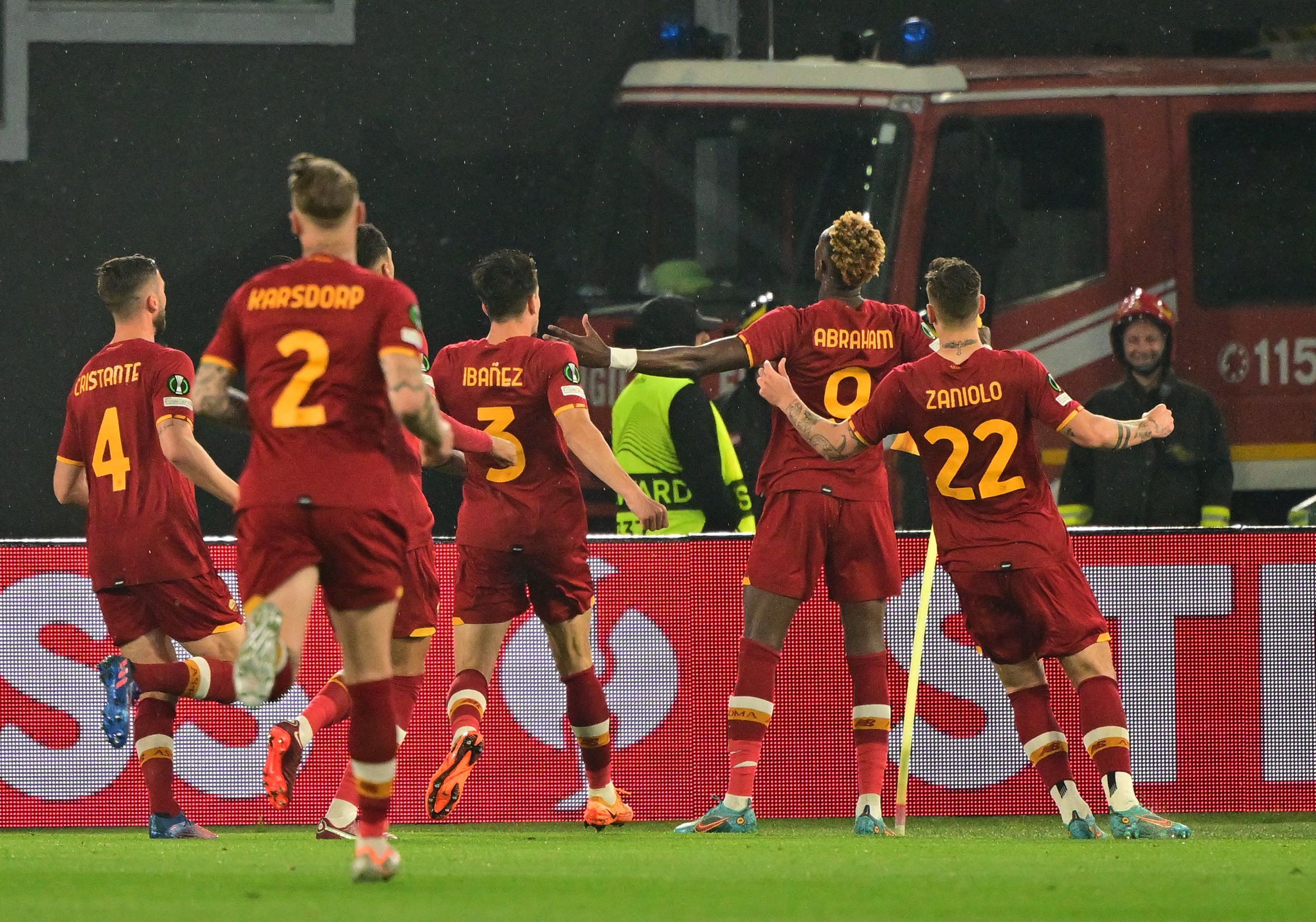 Soccer Football - Europa Conference League - Semi Final - Second Leg - AS Roma v Leicester City - Stadio Olimpico, Roma, Italy - May 5, 2022 AS Roma's Tammy Abraham celebrates scoring their first goal with teammates REUTERS
