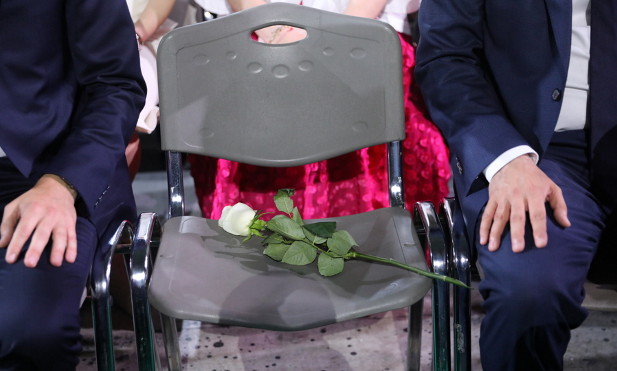 Συνέδριο ΠΑΣΟΚ: Μία άδεια καρέκλα με ένα λευκό τριαντάφυλλο για τη Φώφη Γεννηματά – Συγκινητική ανάρτηση Παύλου Χρηστίδη