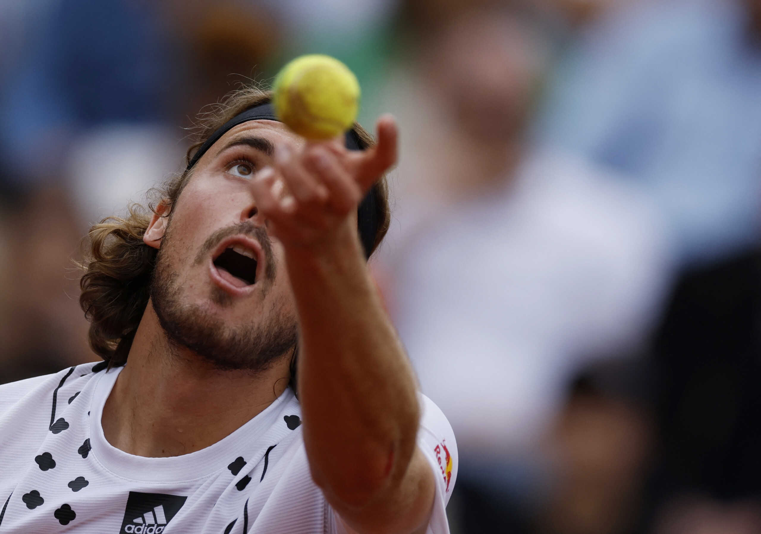 Tennis - French Open - Roland Garros, Paris, France - May 26, 2022 Greece's Stefanos Tsitsipas in action during his second round match against Czech Republic's Zdenek Kolar REUTERS