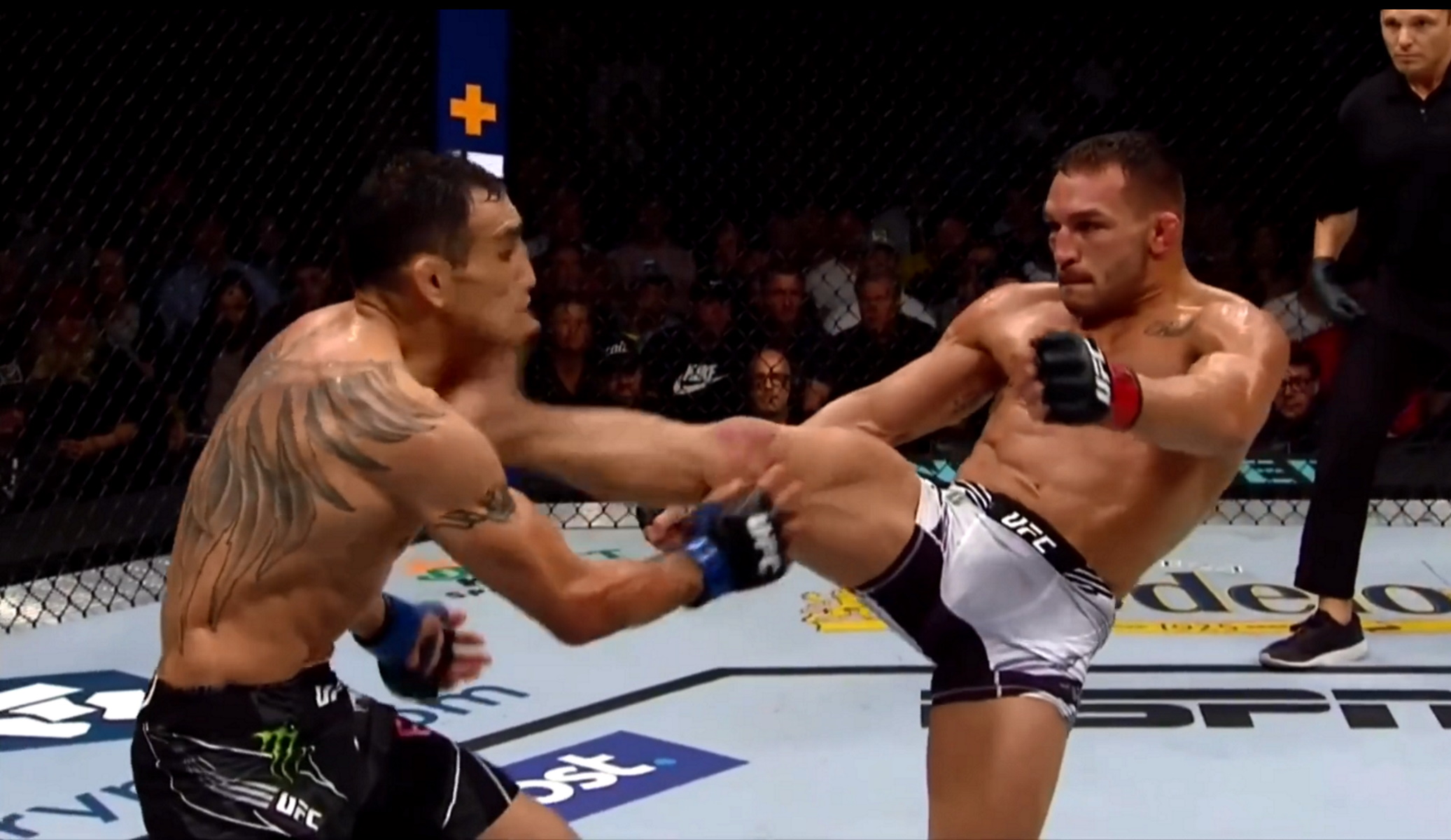 UFC: Του παραμόρφωσε το πρόσωπο με κλωτσιά και τον έβγαλε νοκ-άουτ